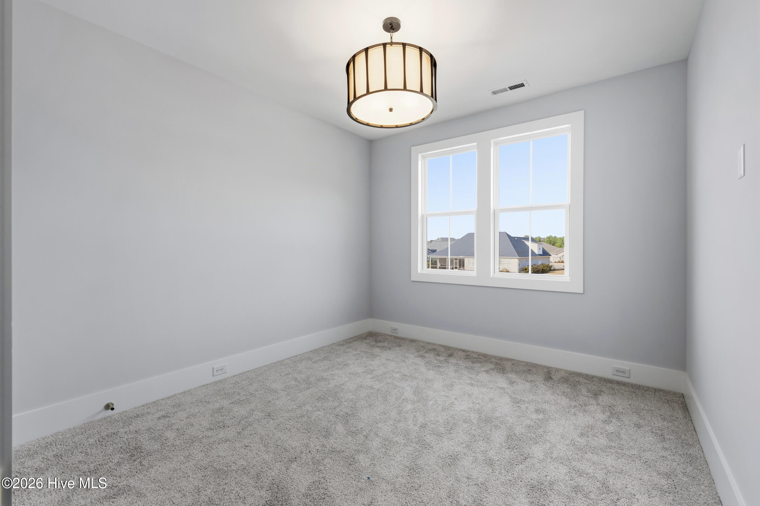 100556188 | Photo 28