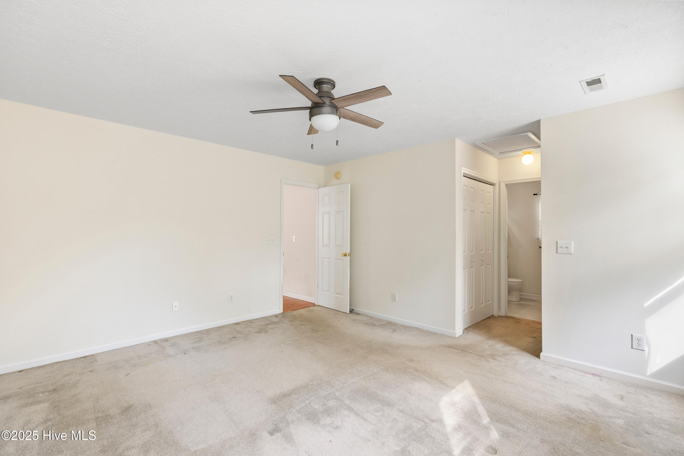 100539007 | Photo 18