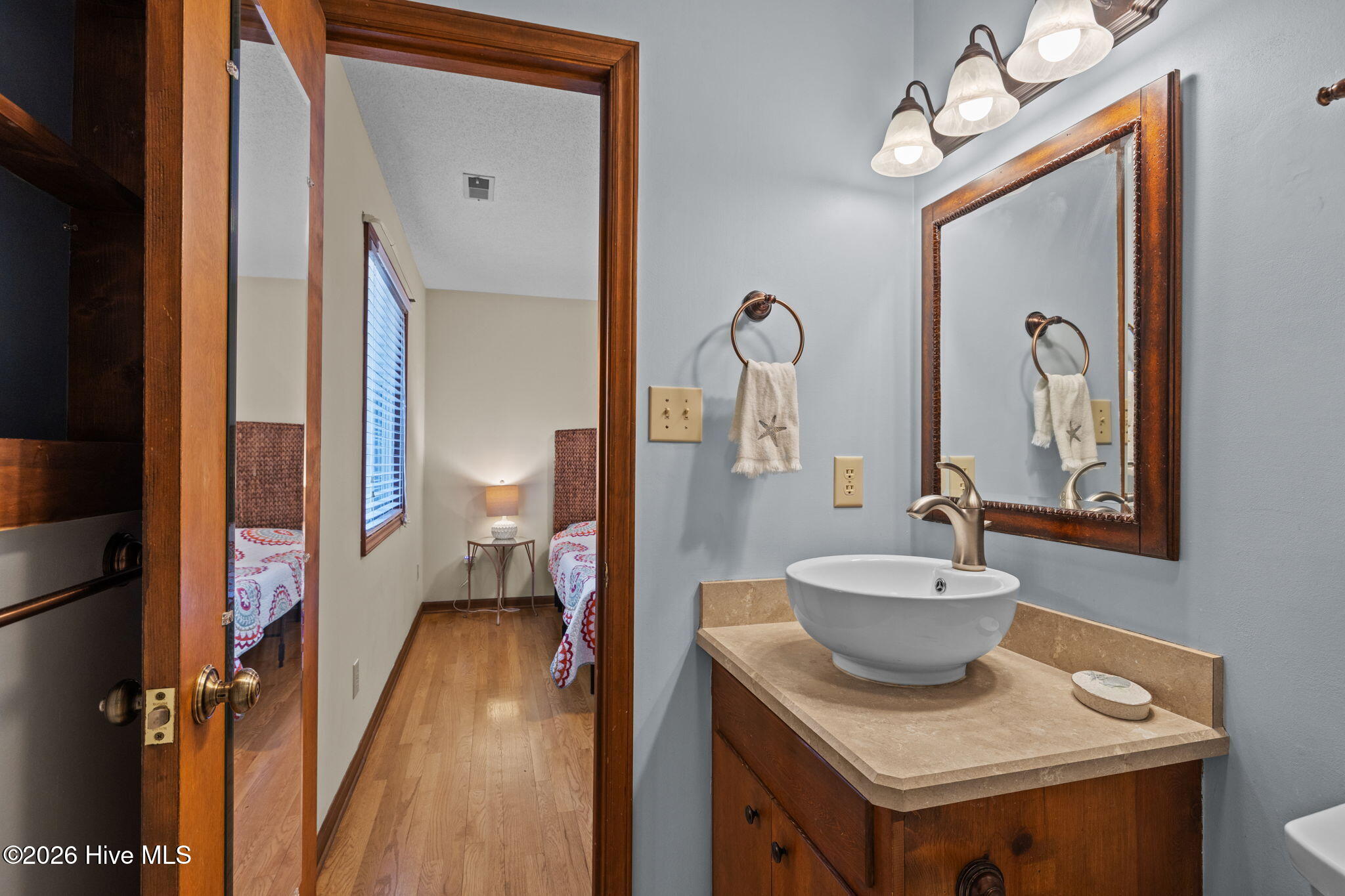 100554841 | Photo 29