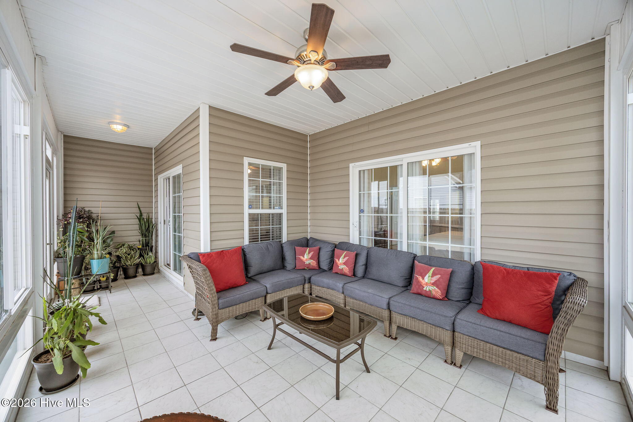 100557483 | Photo 39