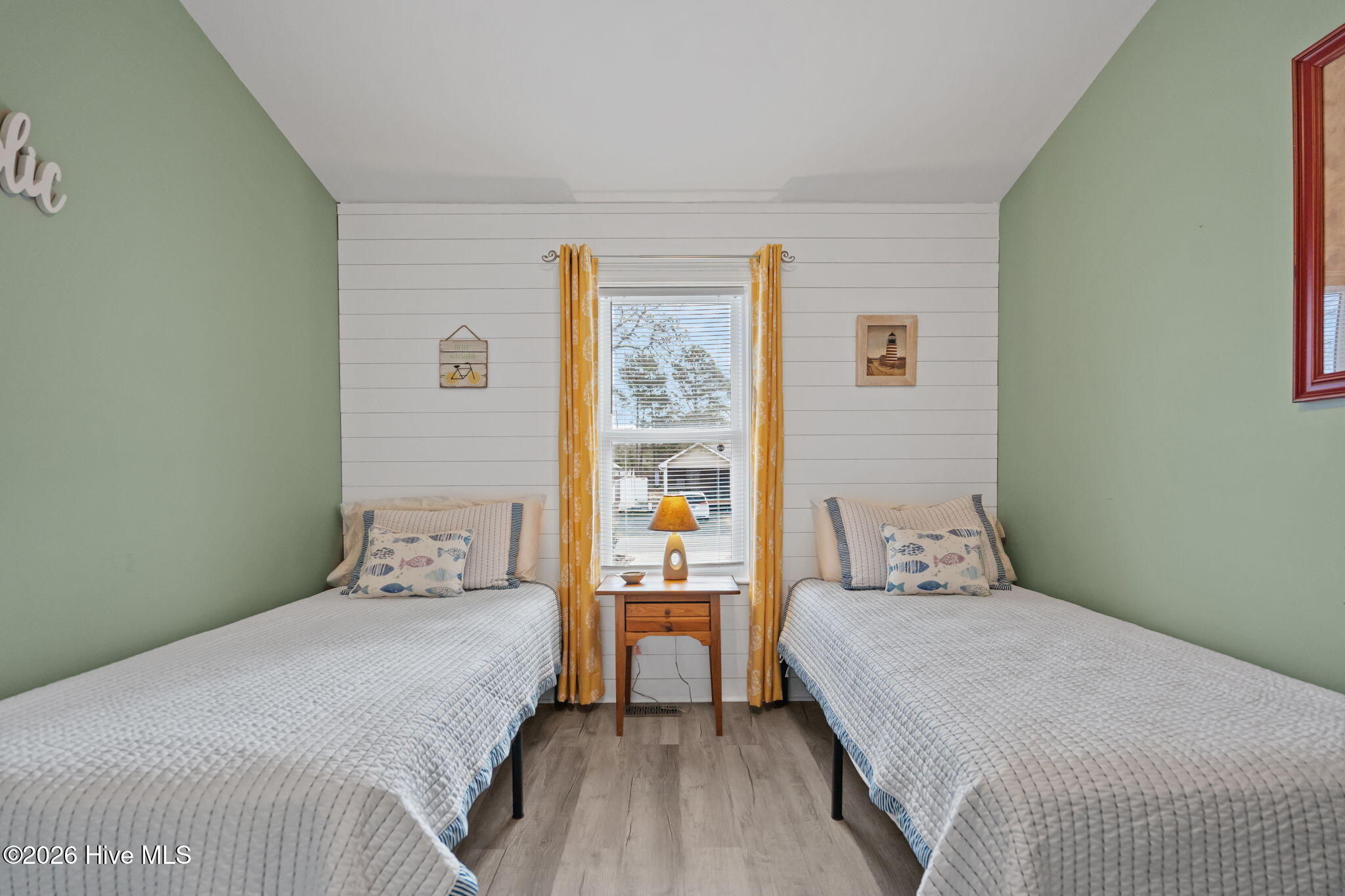 100554076 | Photo 20