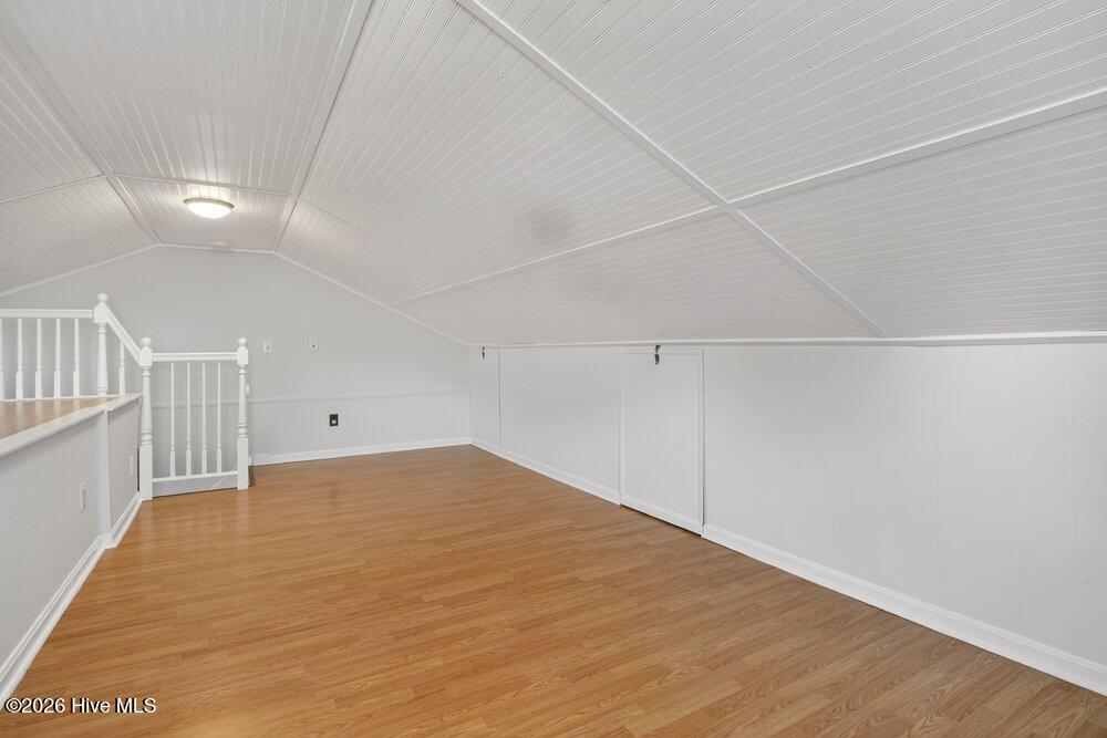 100562479 | Photo 38