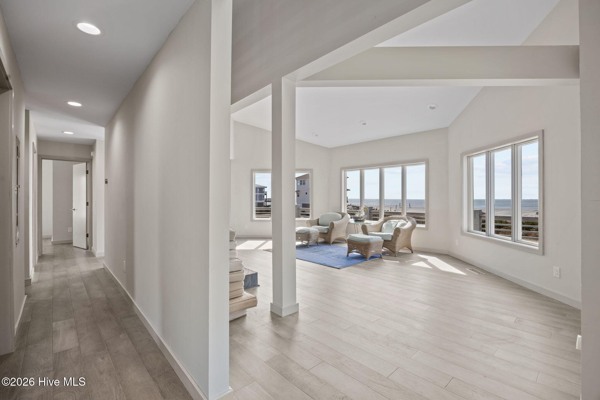 100557816 | Photo 22