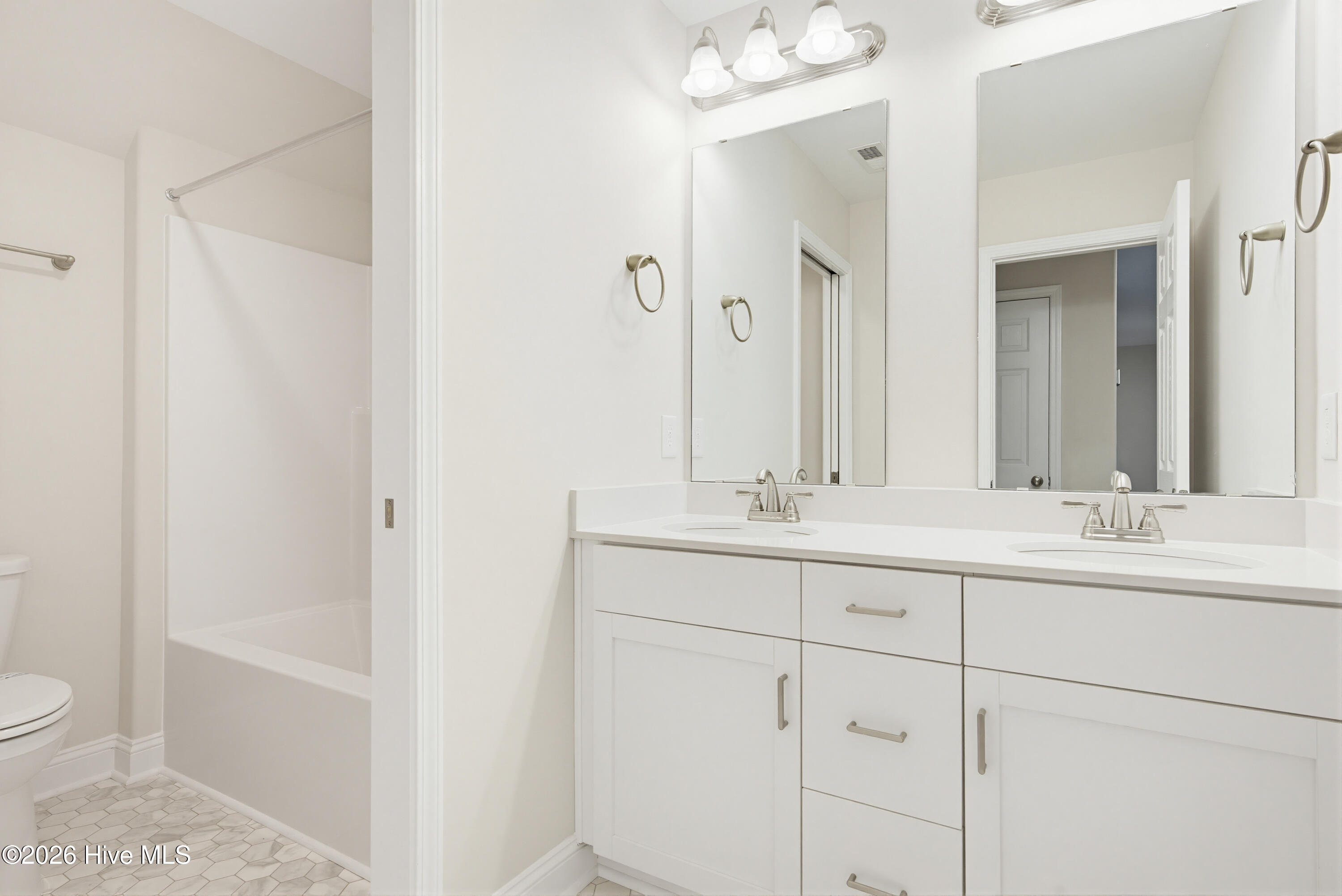 100567421 | Photo 14