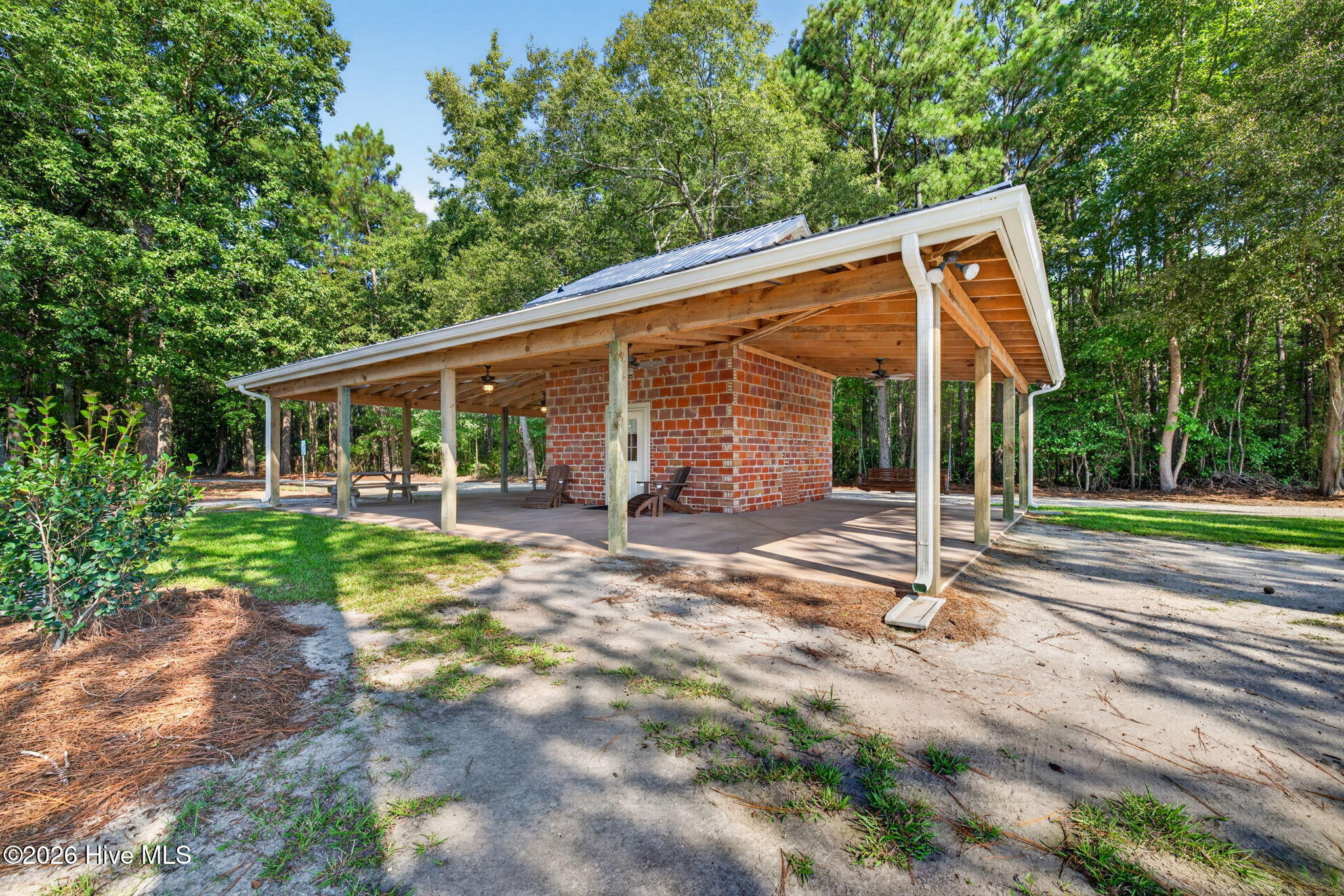 Renovated Tobacco Barn beautifully updated 1 bedroom / 1 bath airbnb