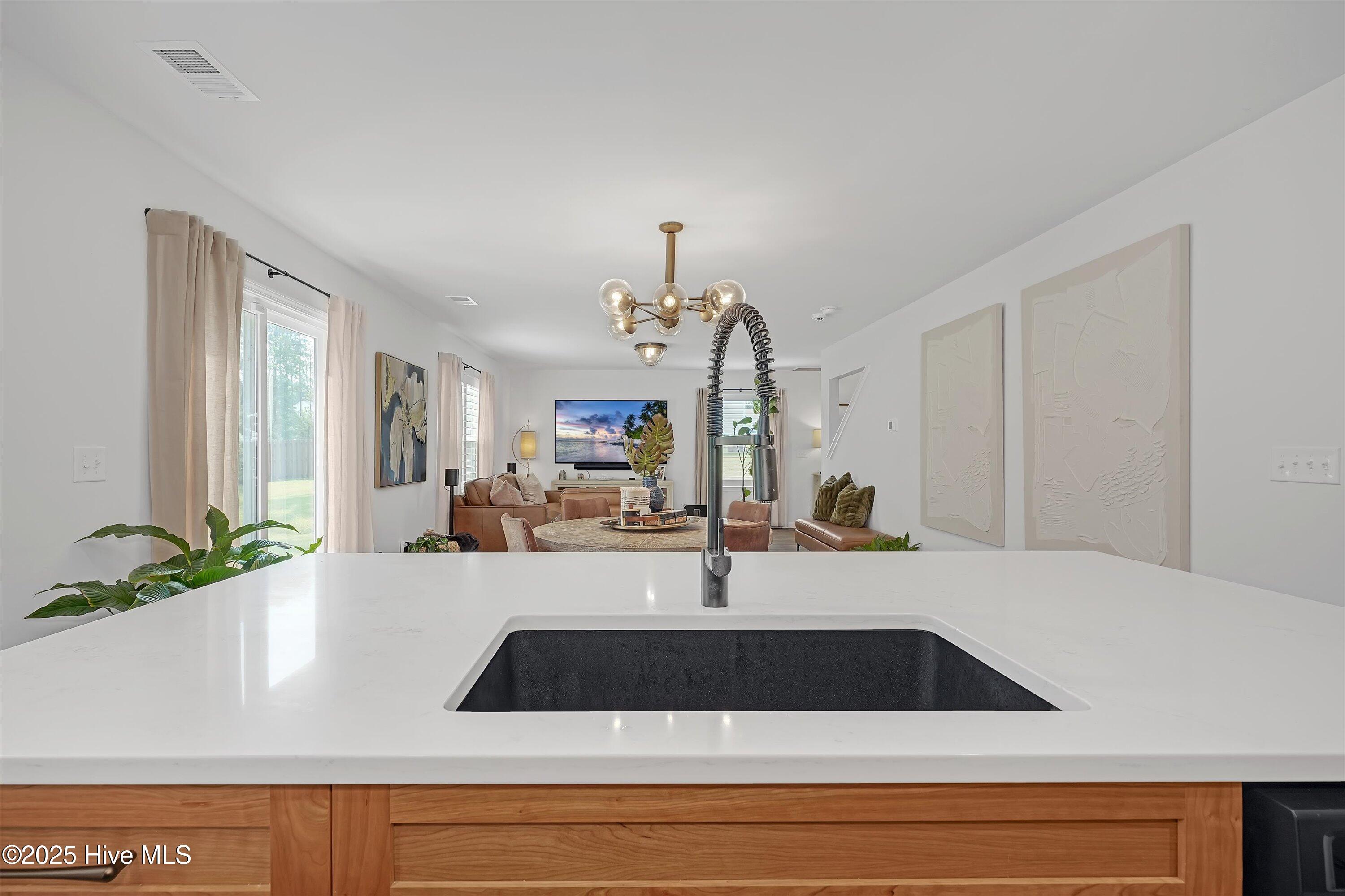 100511892 | Photo 19