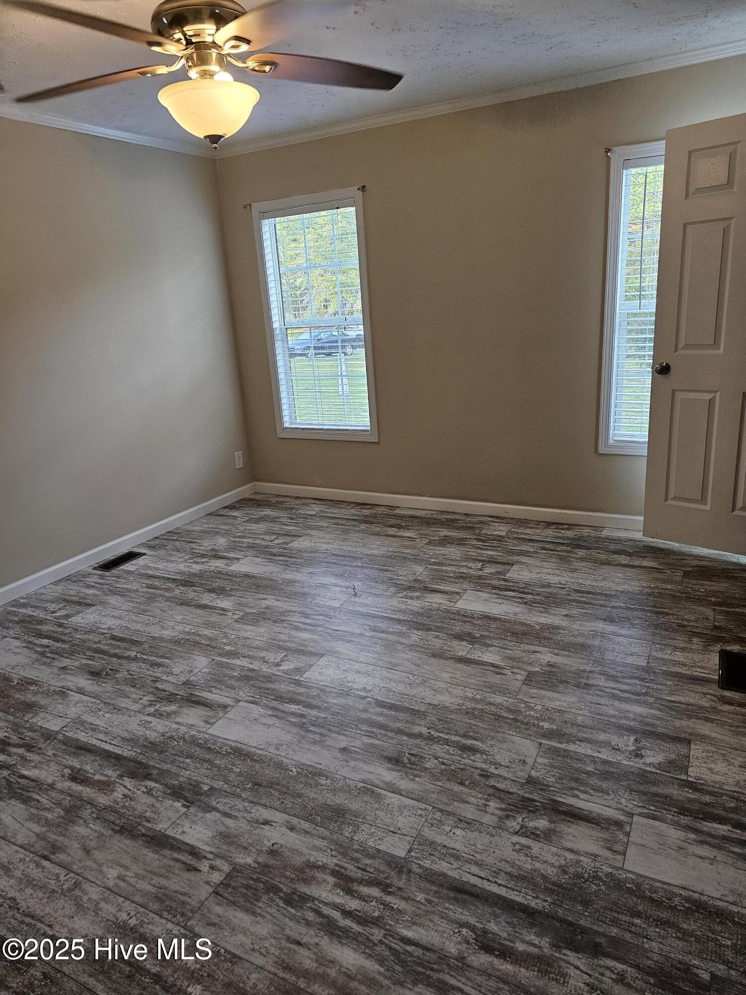 100535573 | Photo 45