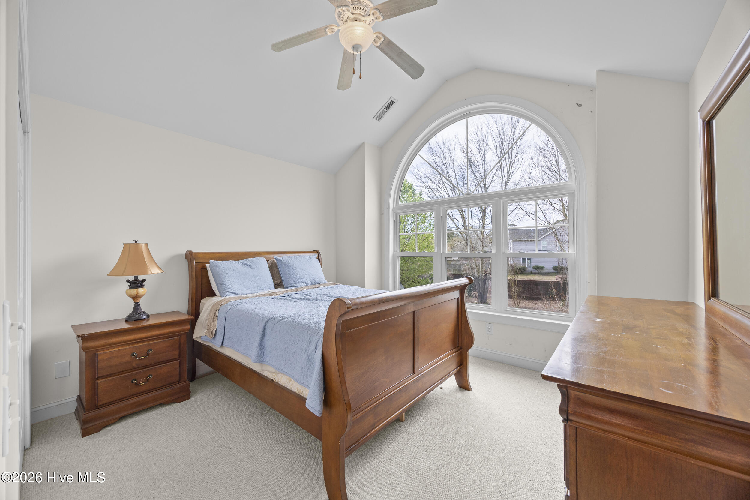 100561336 | Photo 30