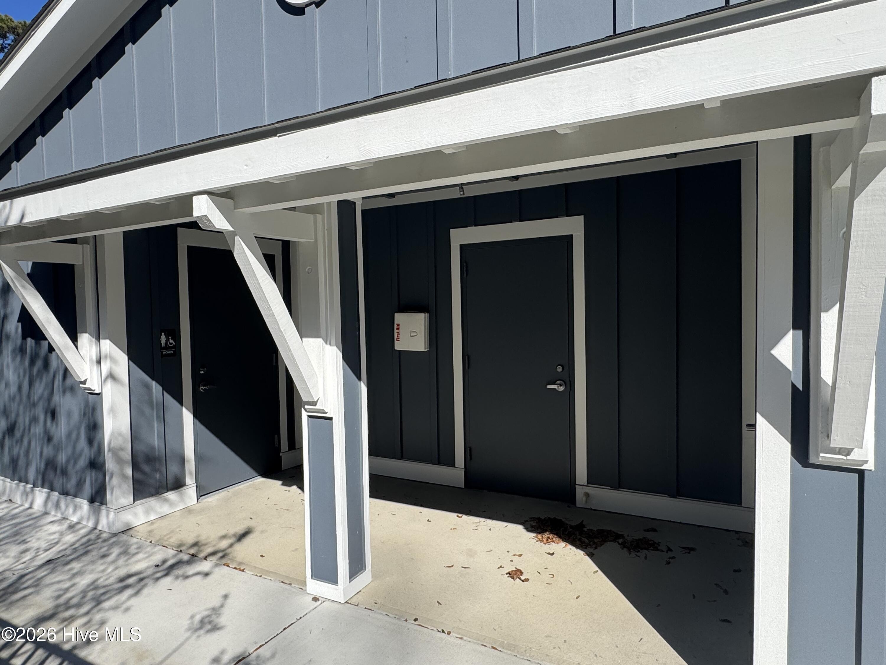 100555856 | Photo 44