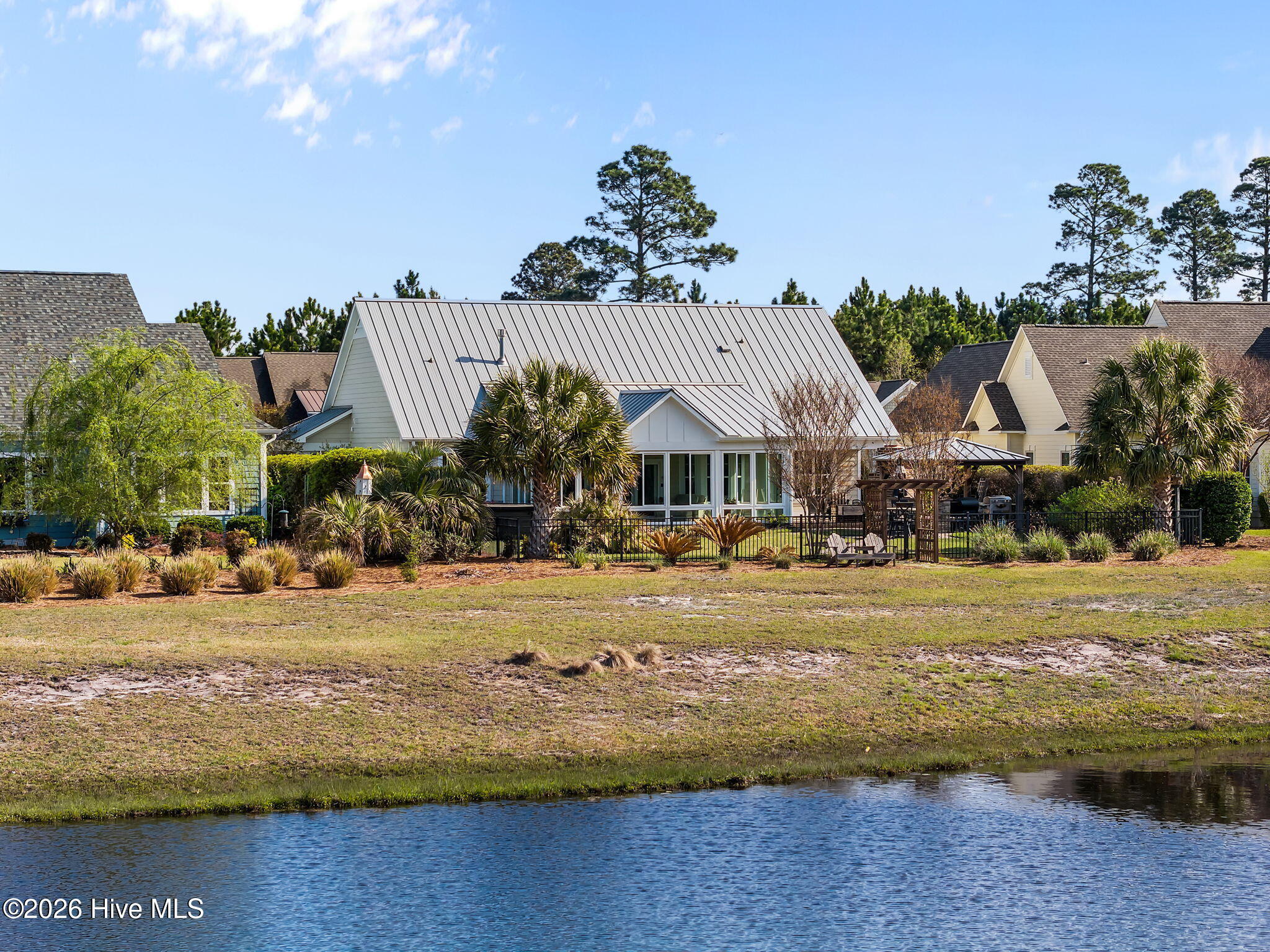 100564215 | Photo 64