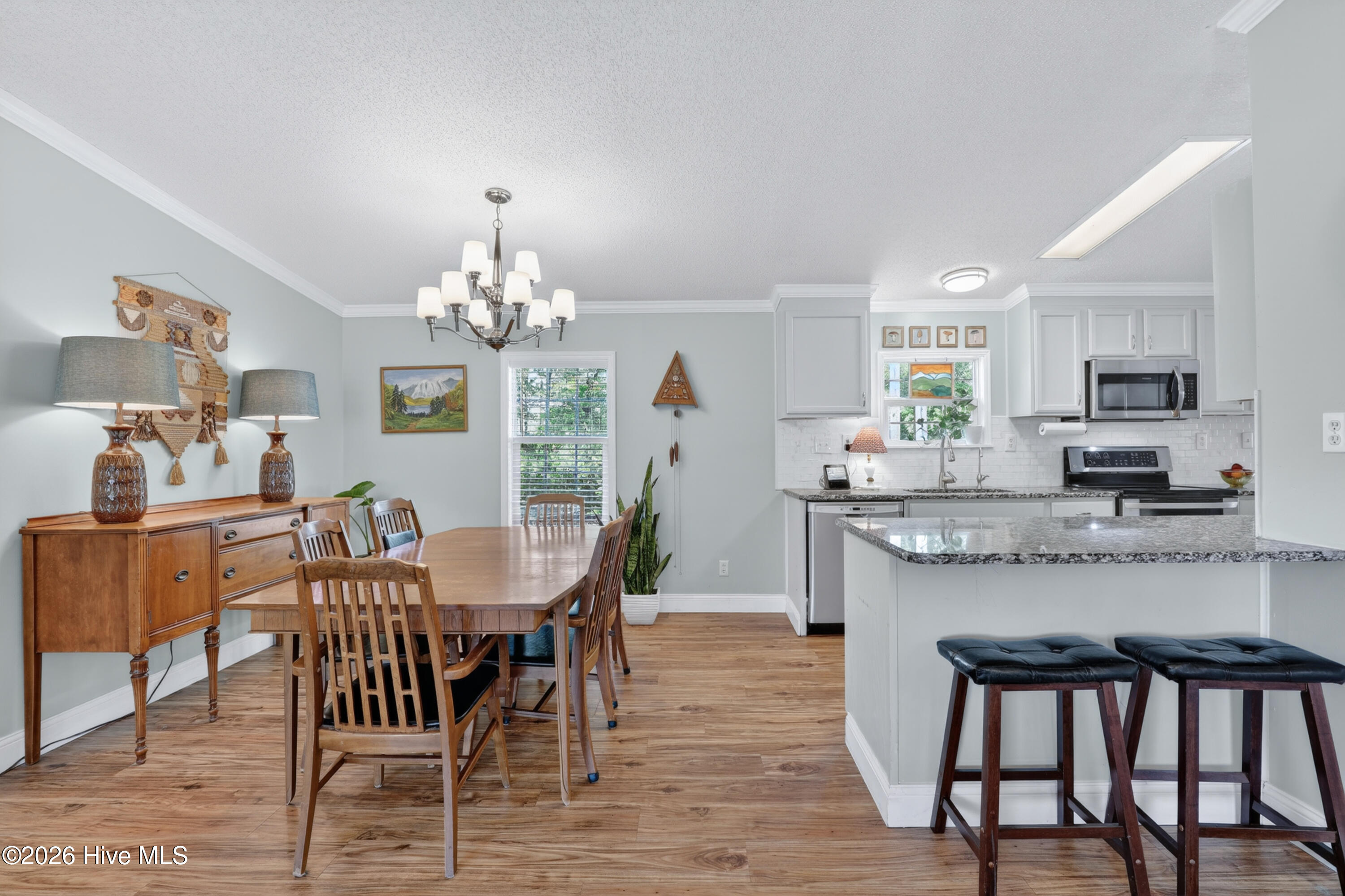 100568101 | Photo 15