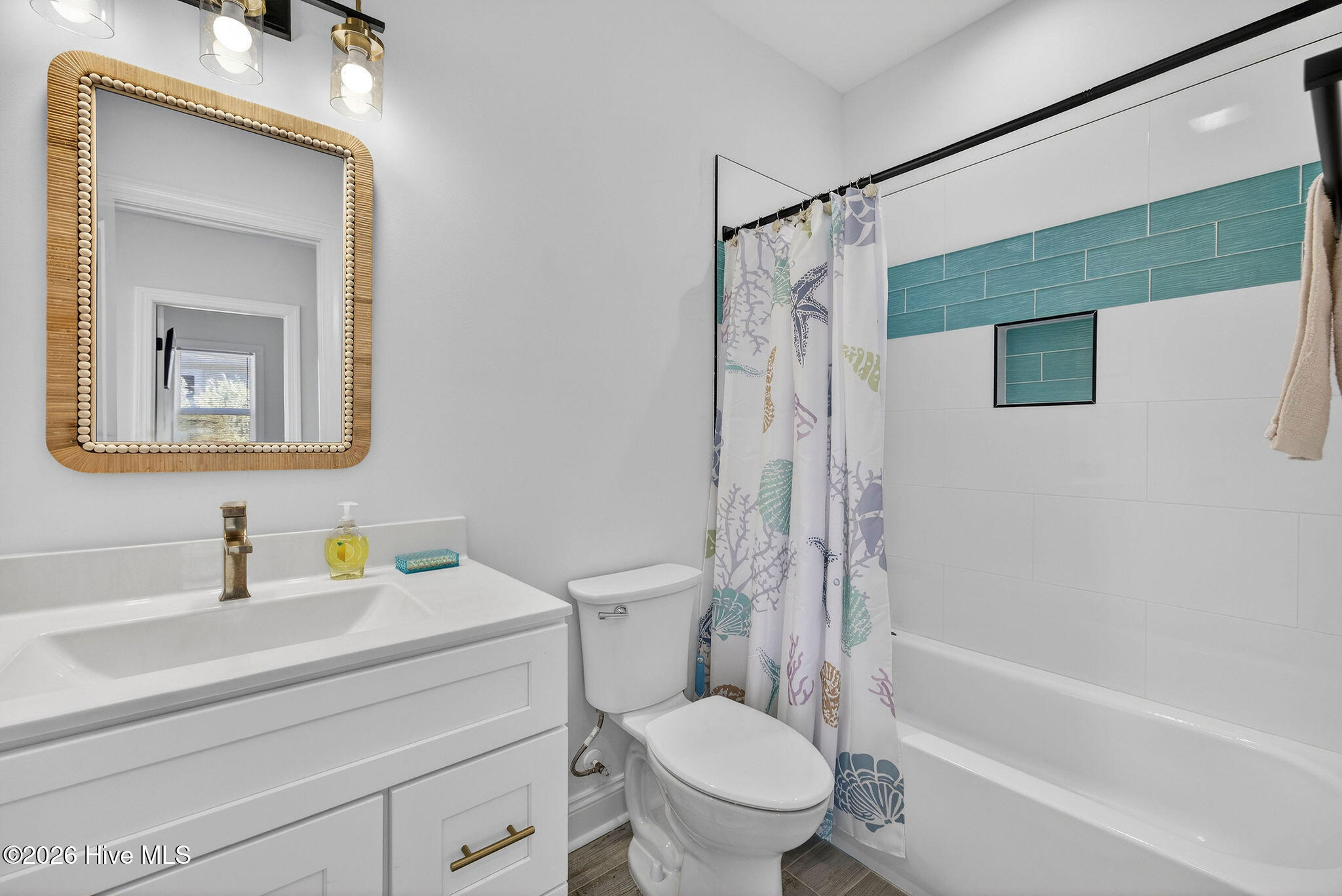 100565526 | Photo 50