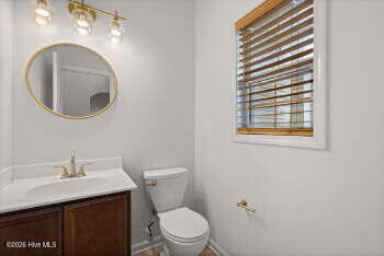 100548839 | Photo 19