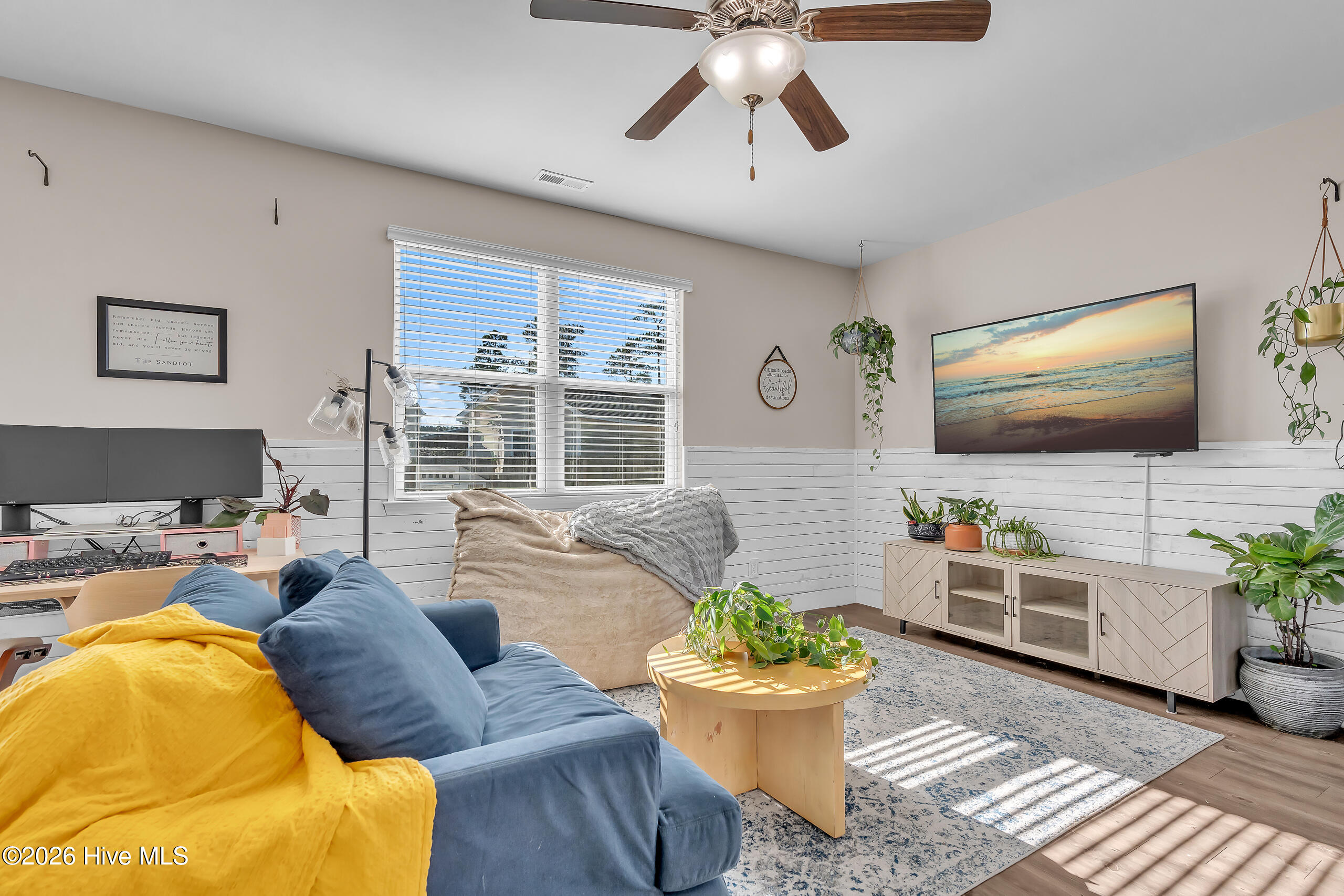 100551354 | Photo 12