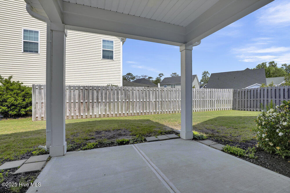 100512692 | Photo 27