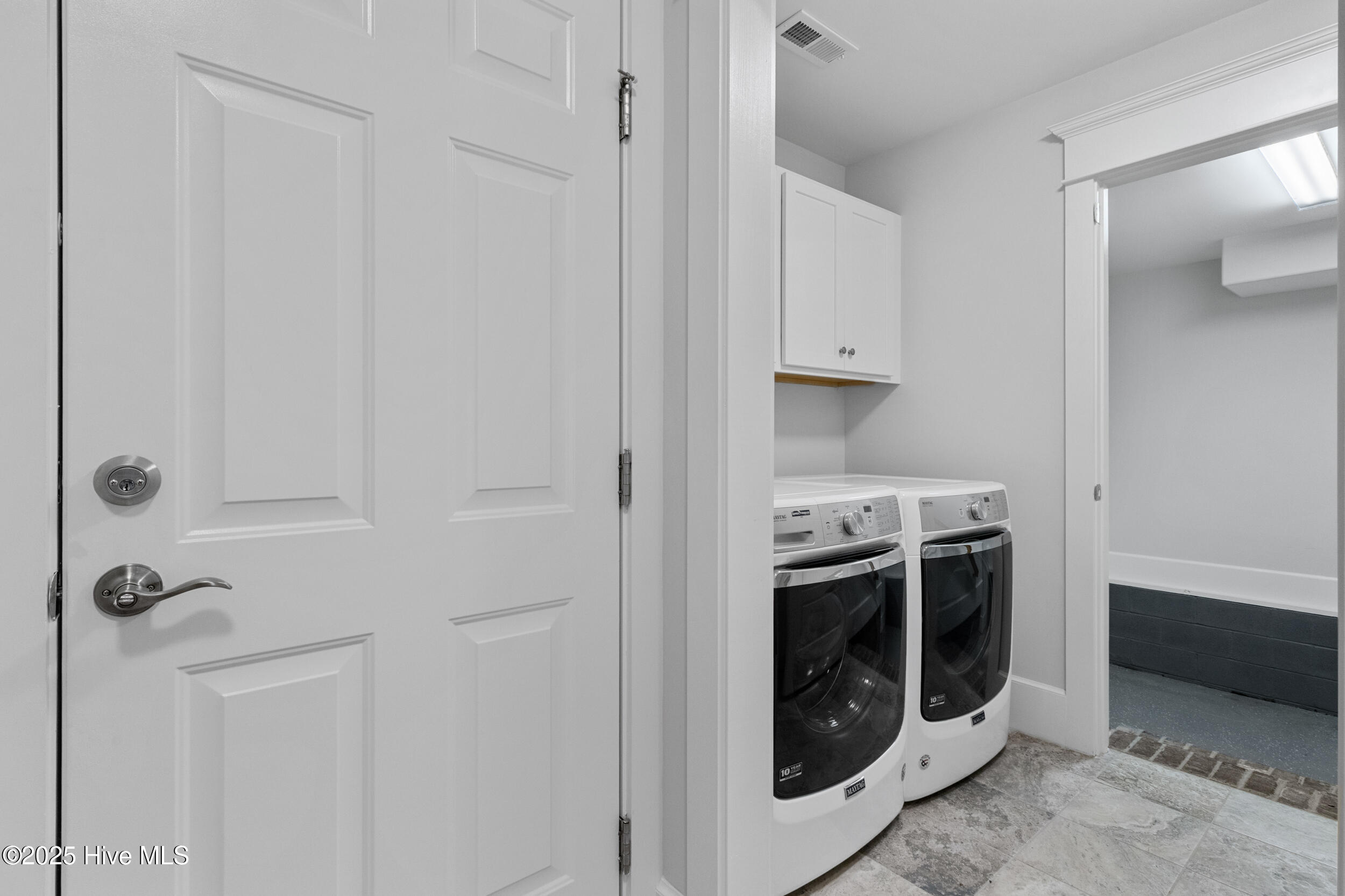 100541270 | Photo 36