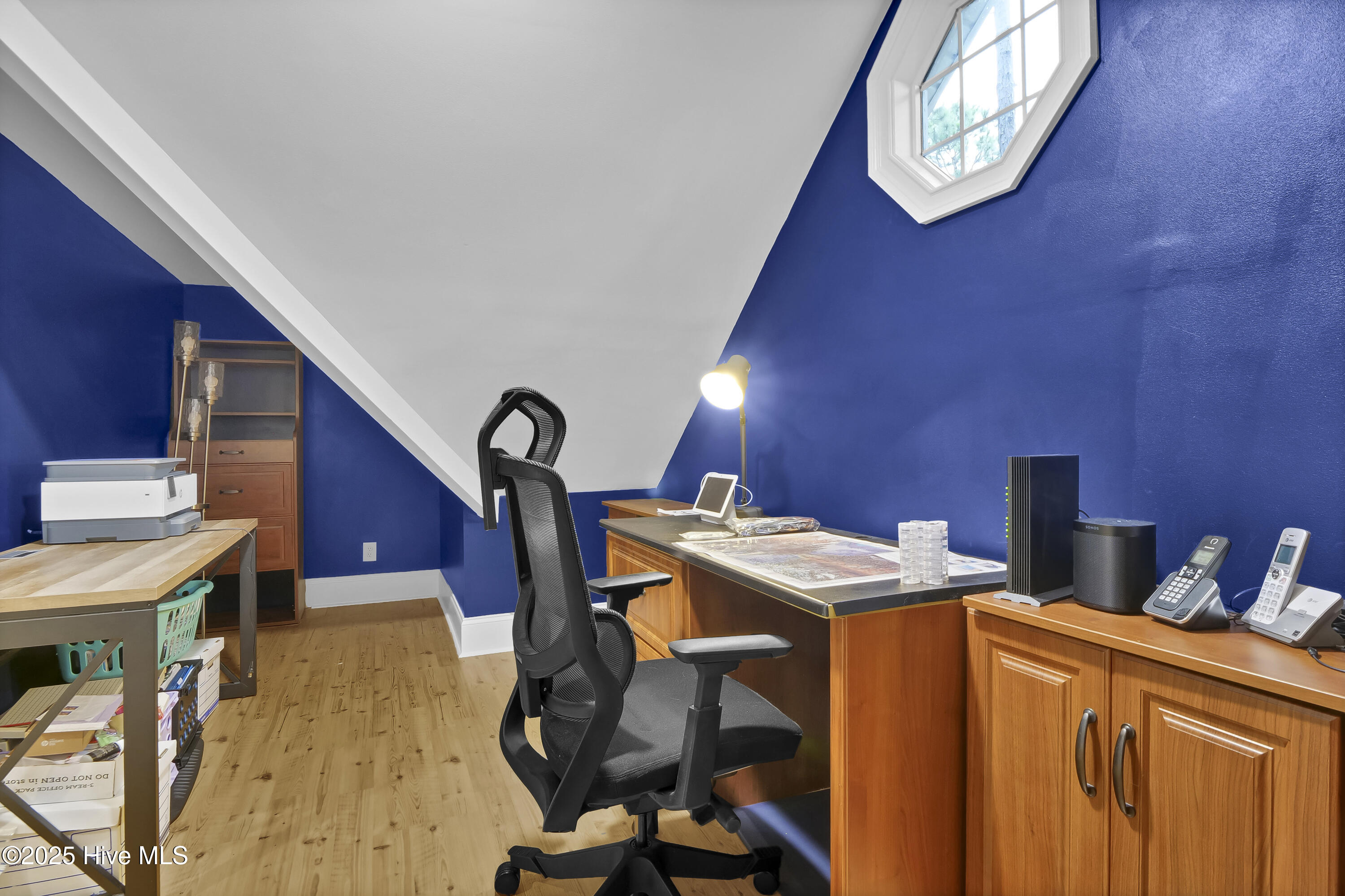 100511674 | Photo 42