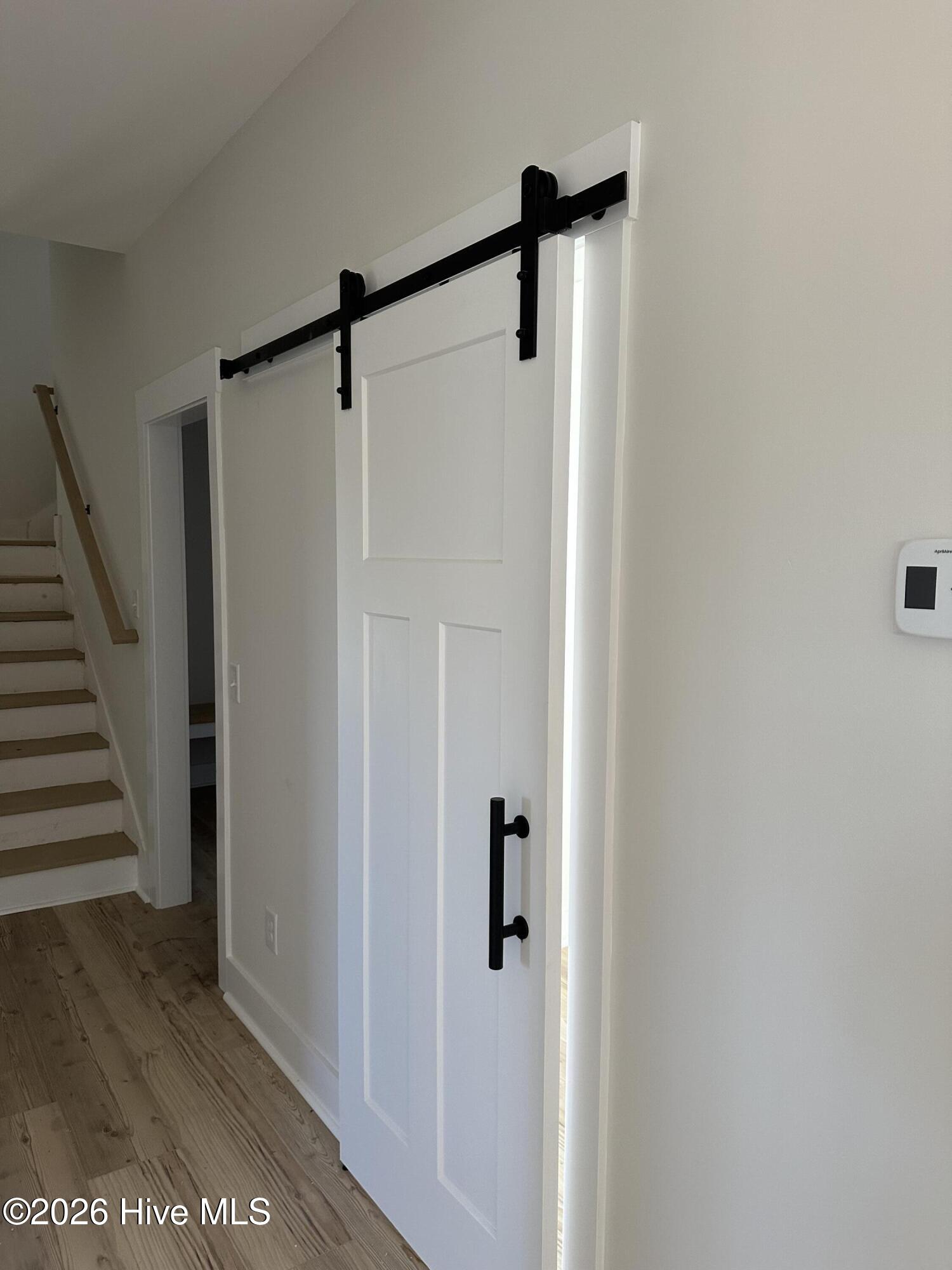 100561346 | Photo 14