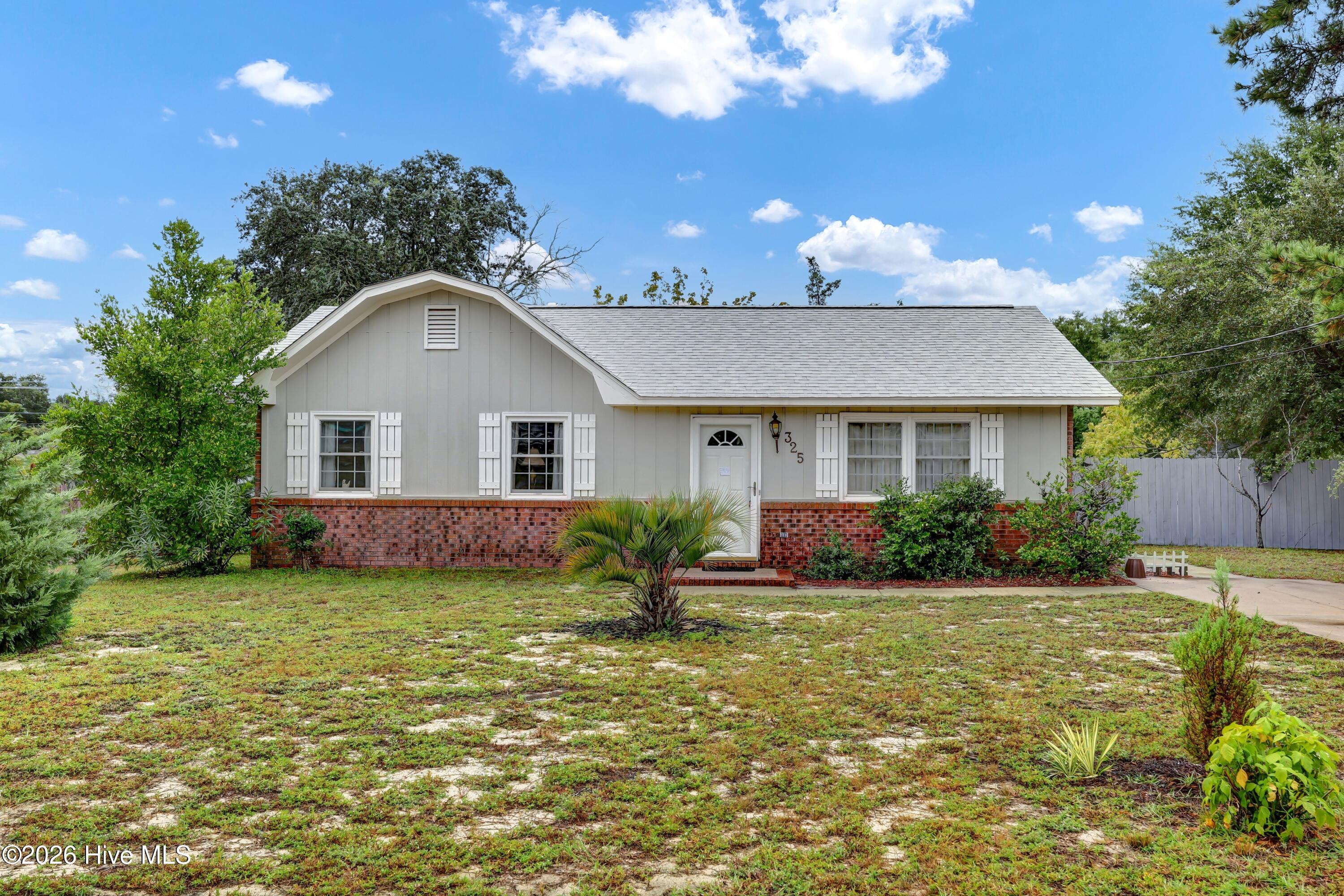 Listing photograph for 325 Burbank Road, Wilmington, NC 28412