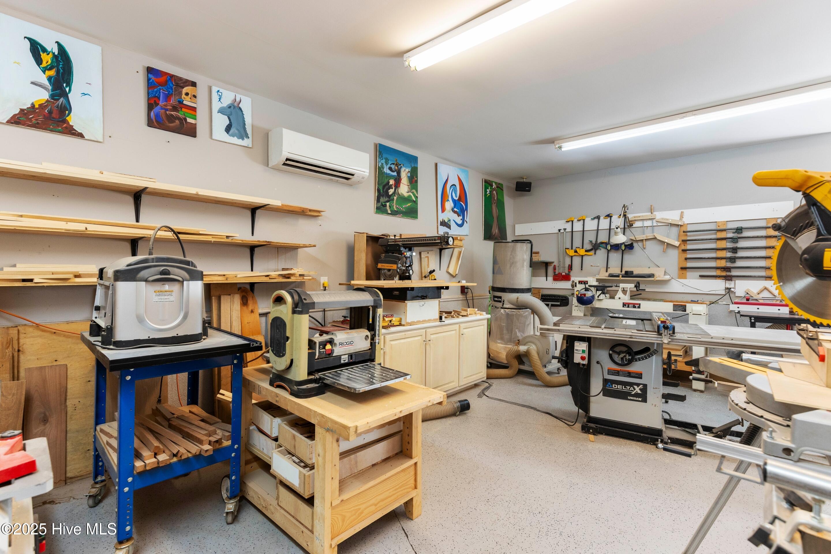 100539115 | Photo 72