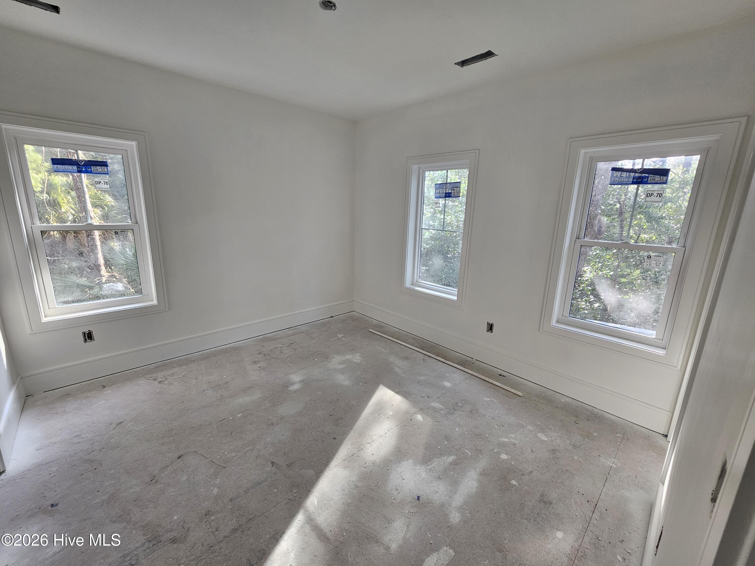 100527849 | Photo 19