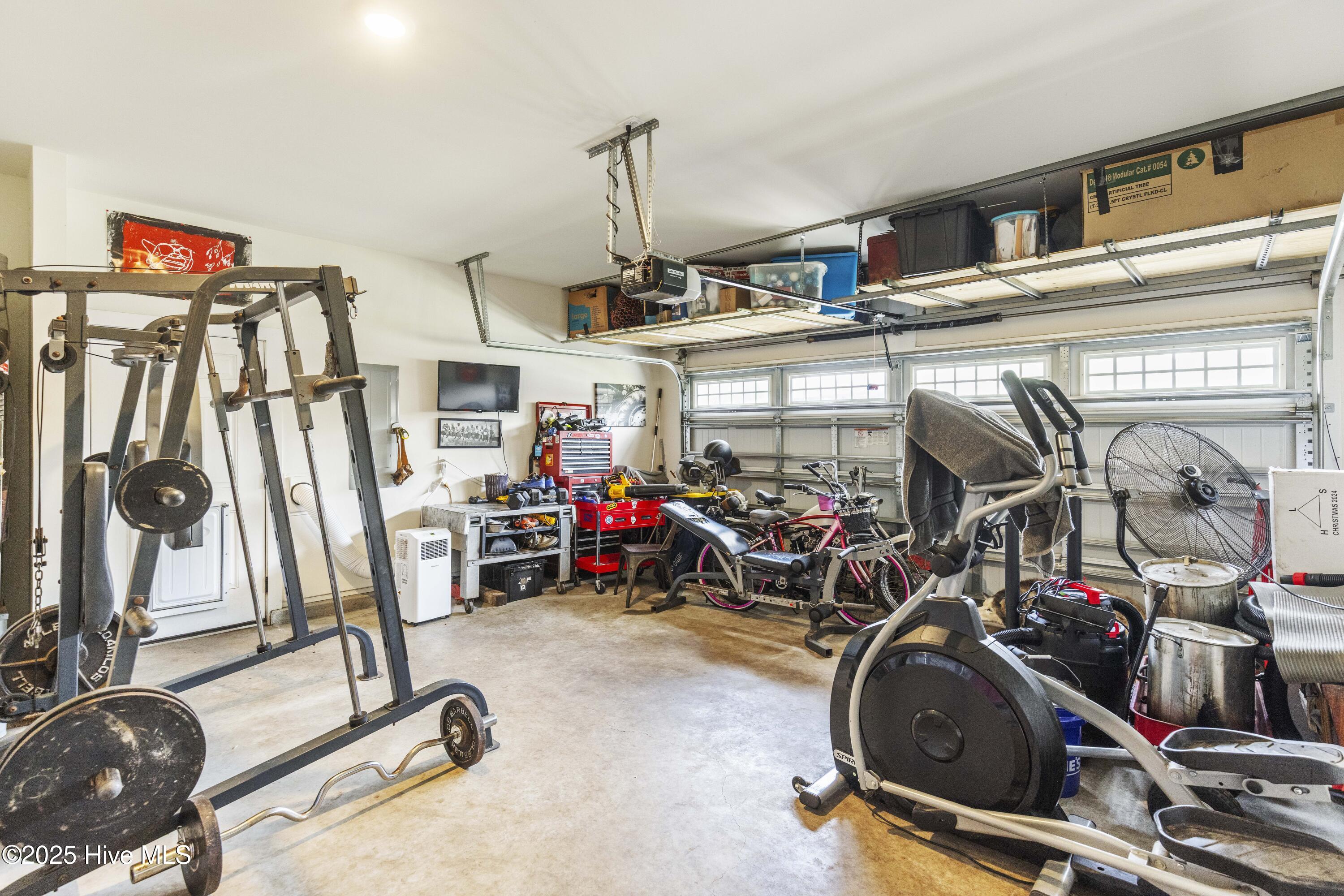 100525956 | Photo 51