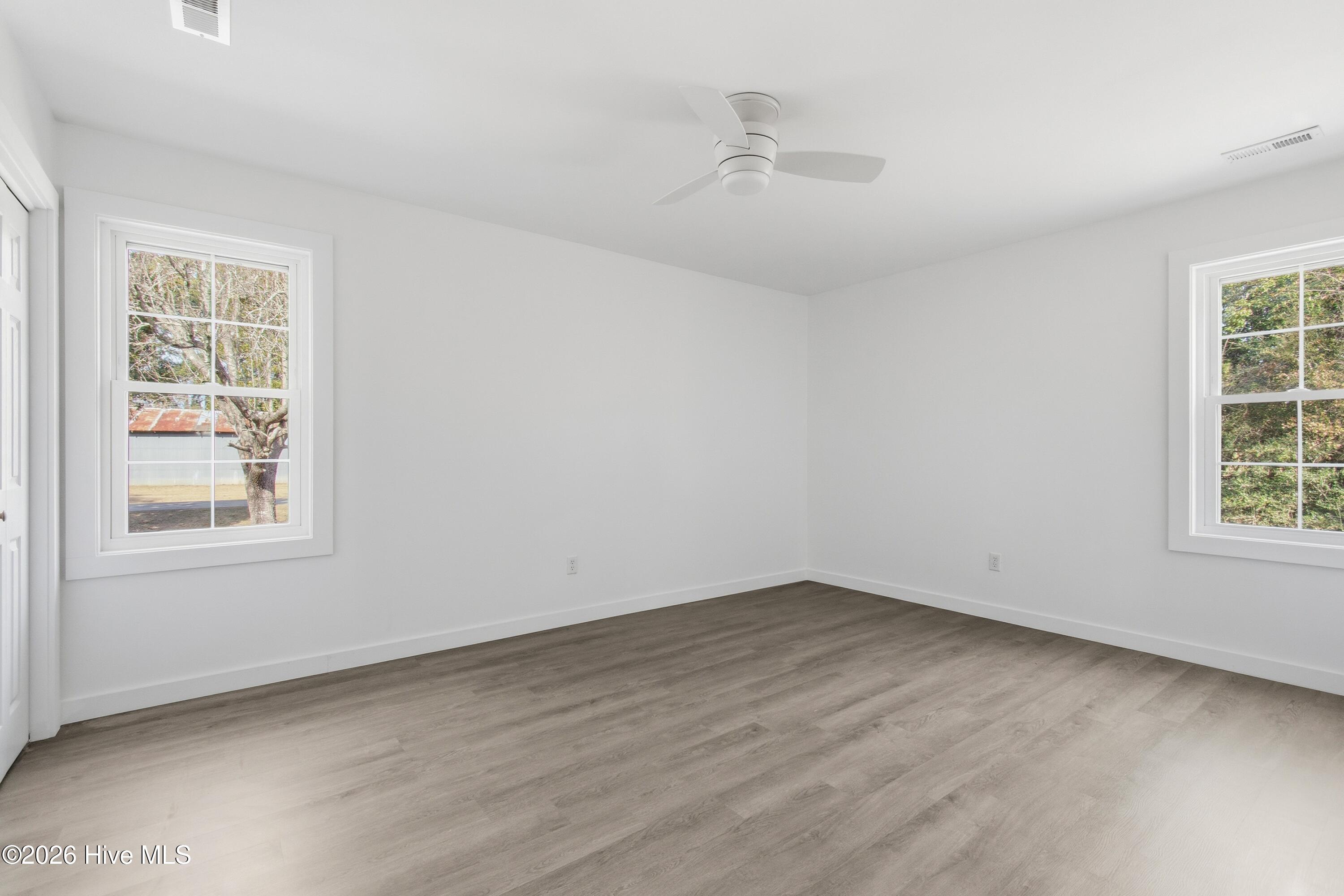 100550863 | Photo 29