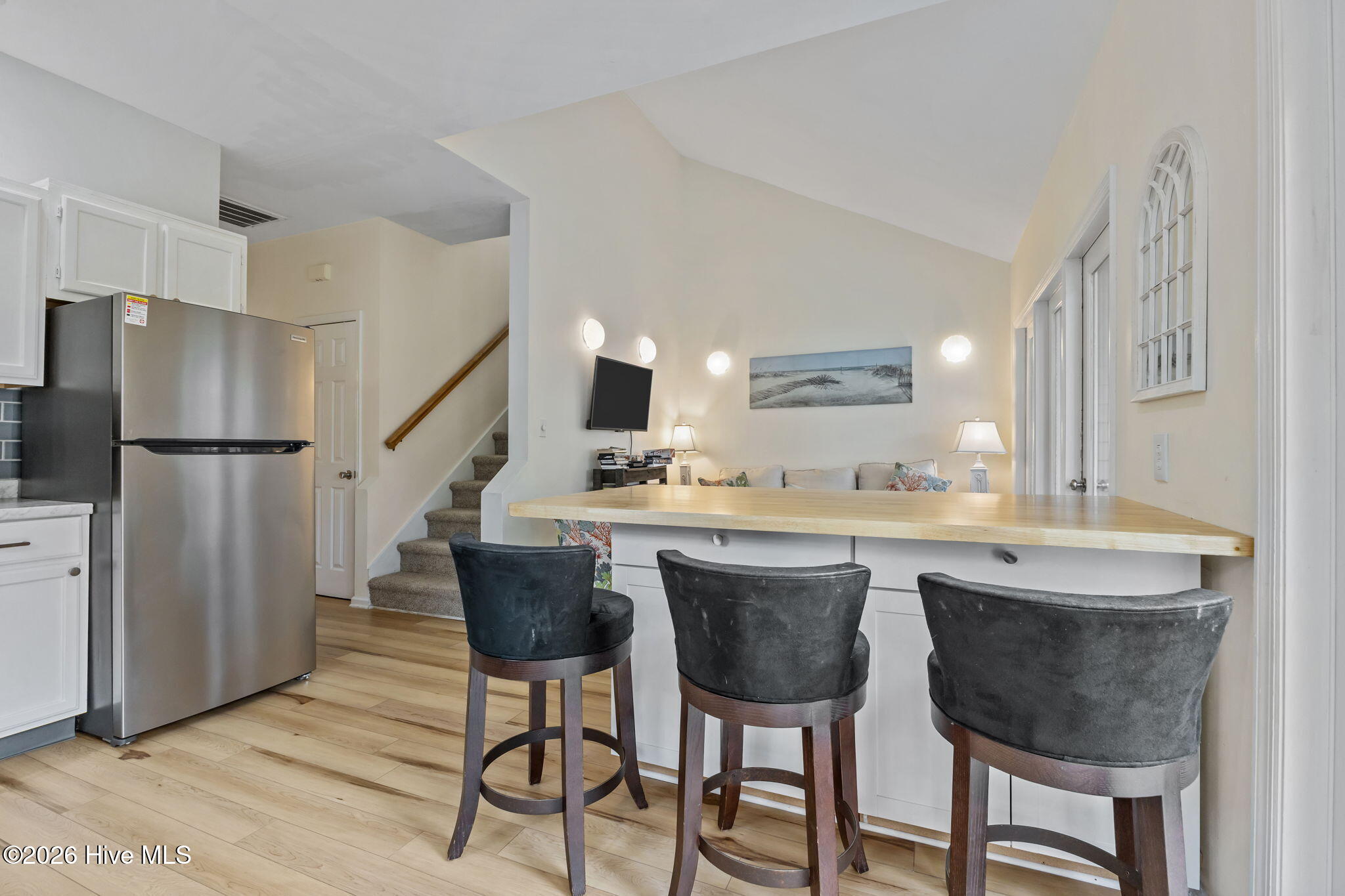 100557971 | Photo 14