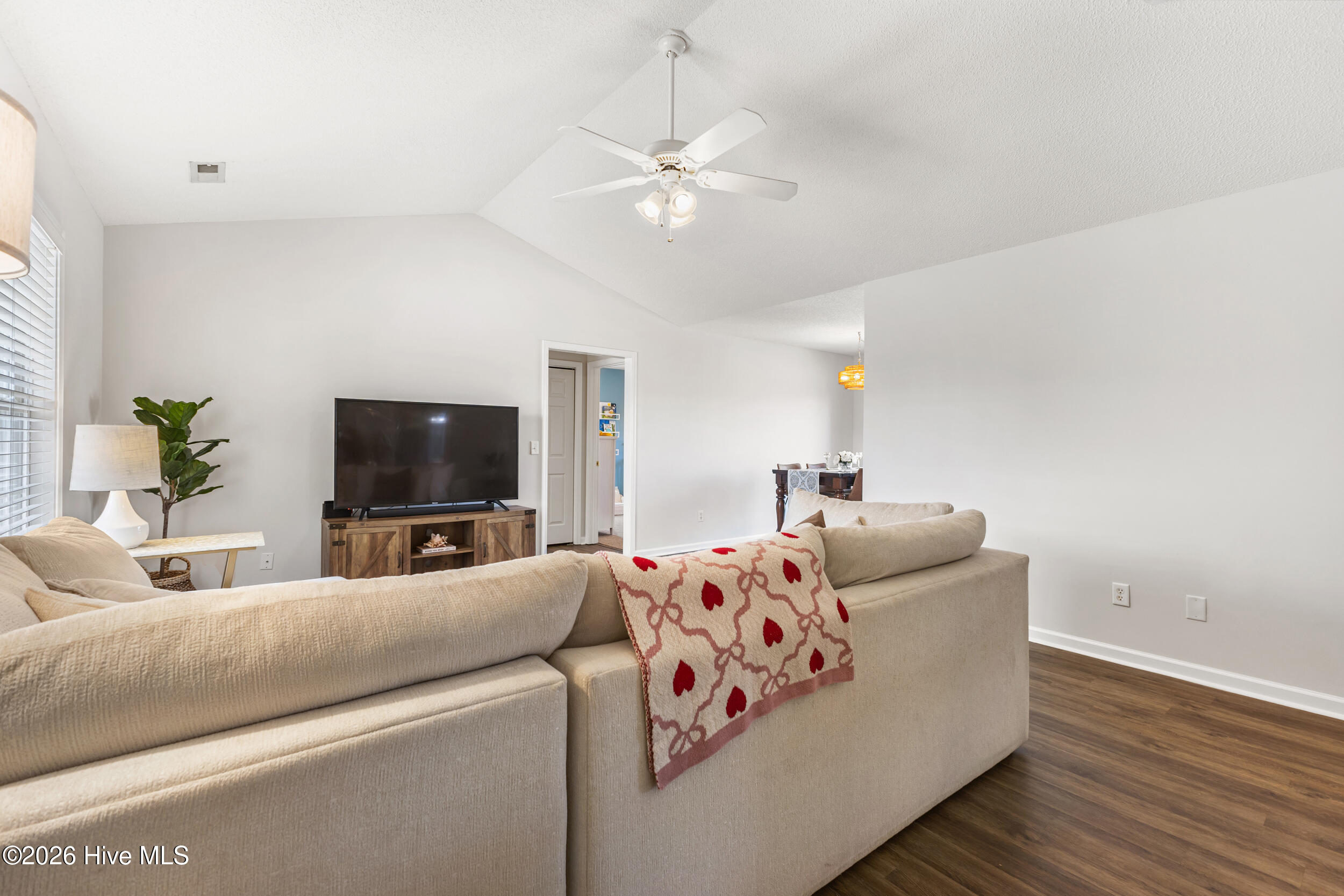 100554431 | Photo 10