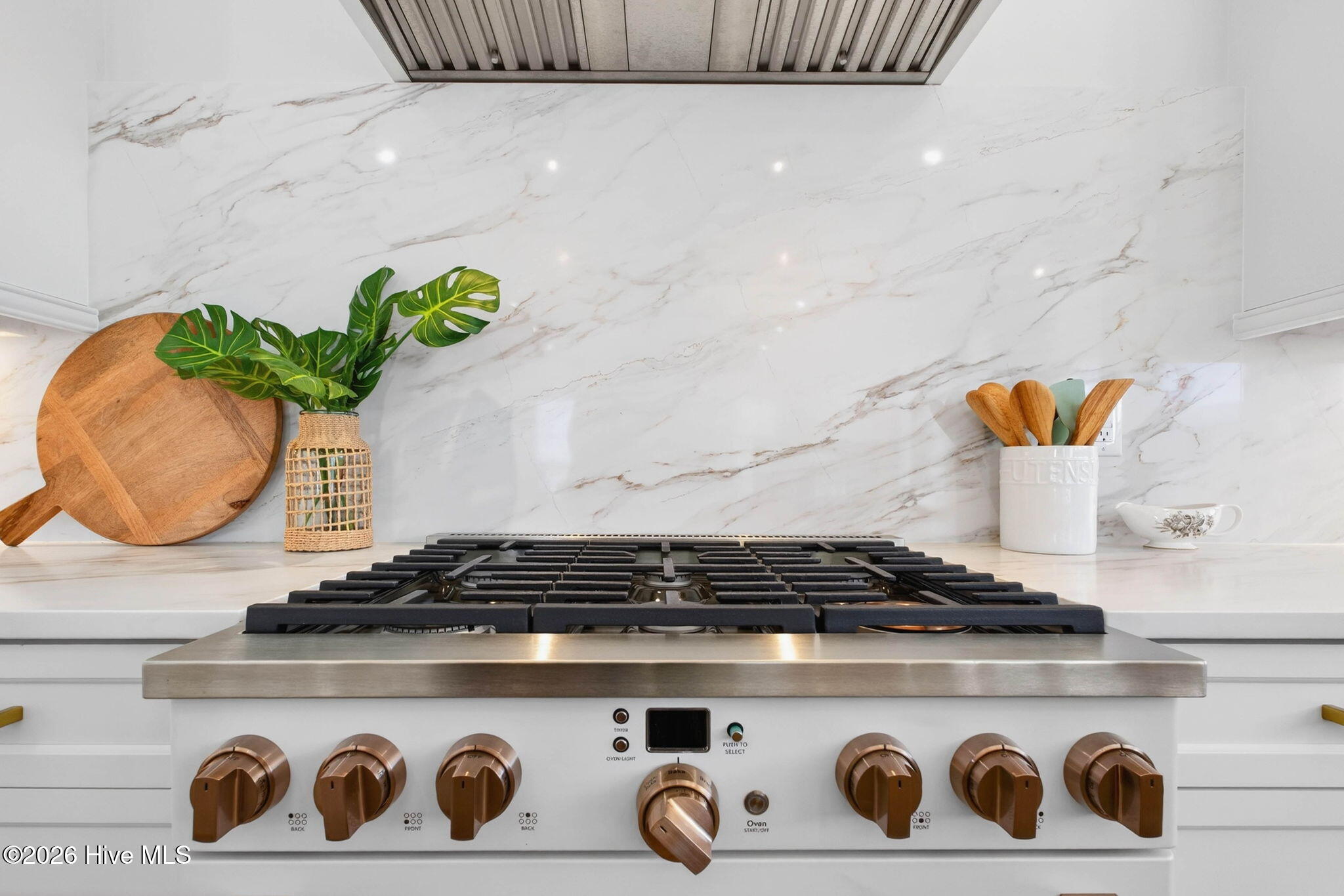 100570262 | Photo 21