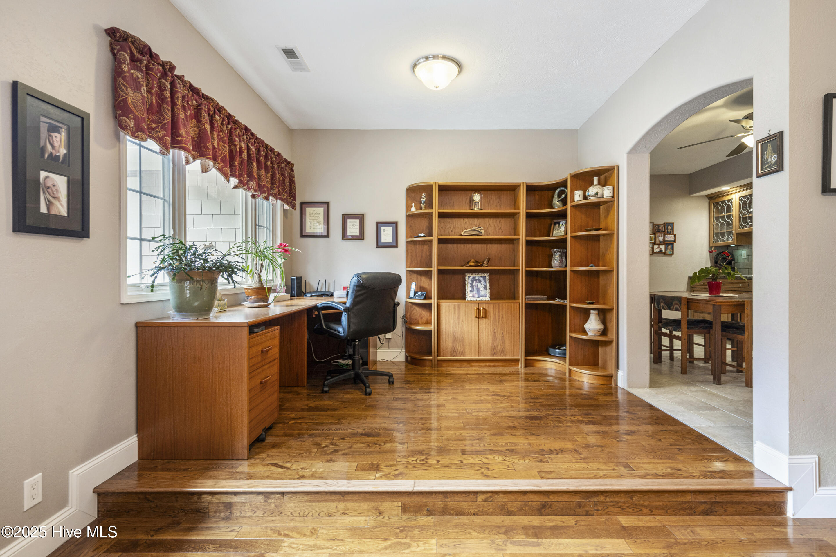 100569480 | Photo 15