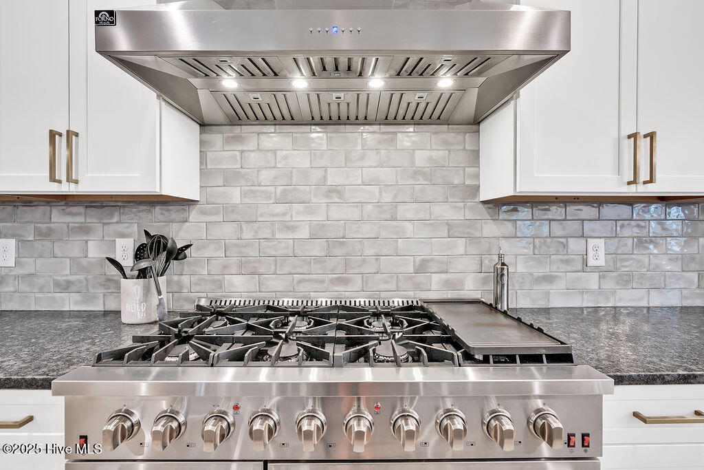 100521530 | Photo 18