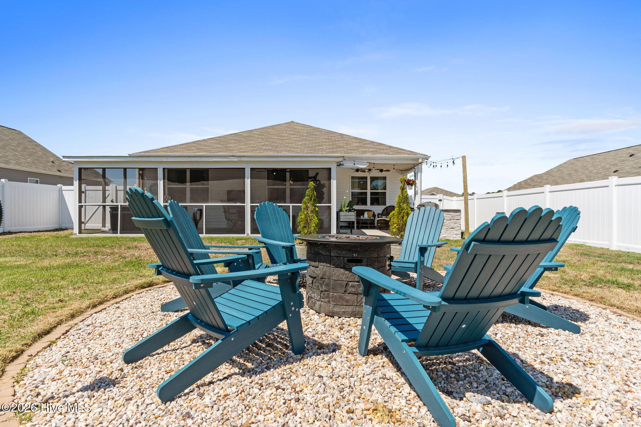 100568064 | Photo 48