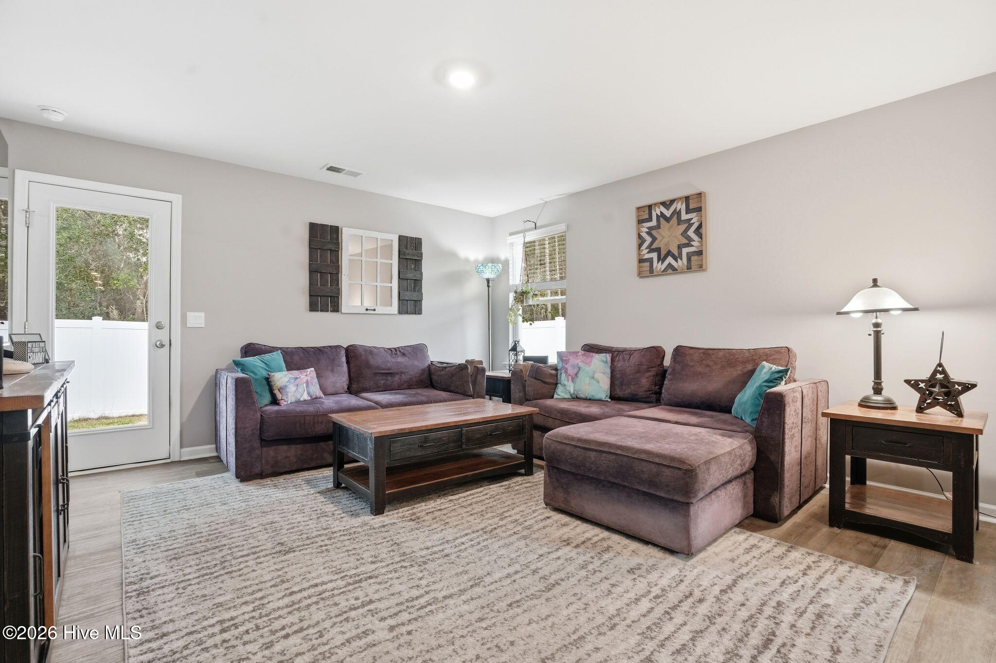 100559069 | Photo 12