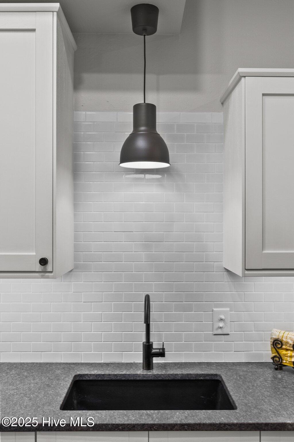 100543966 | Photo 15