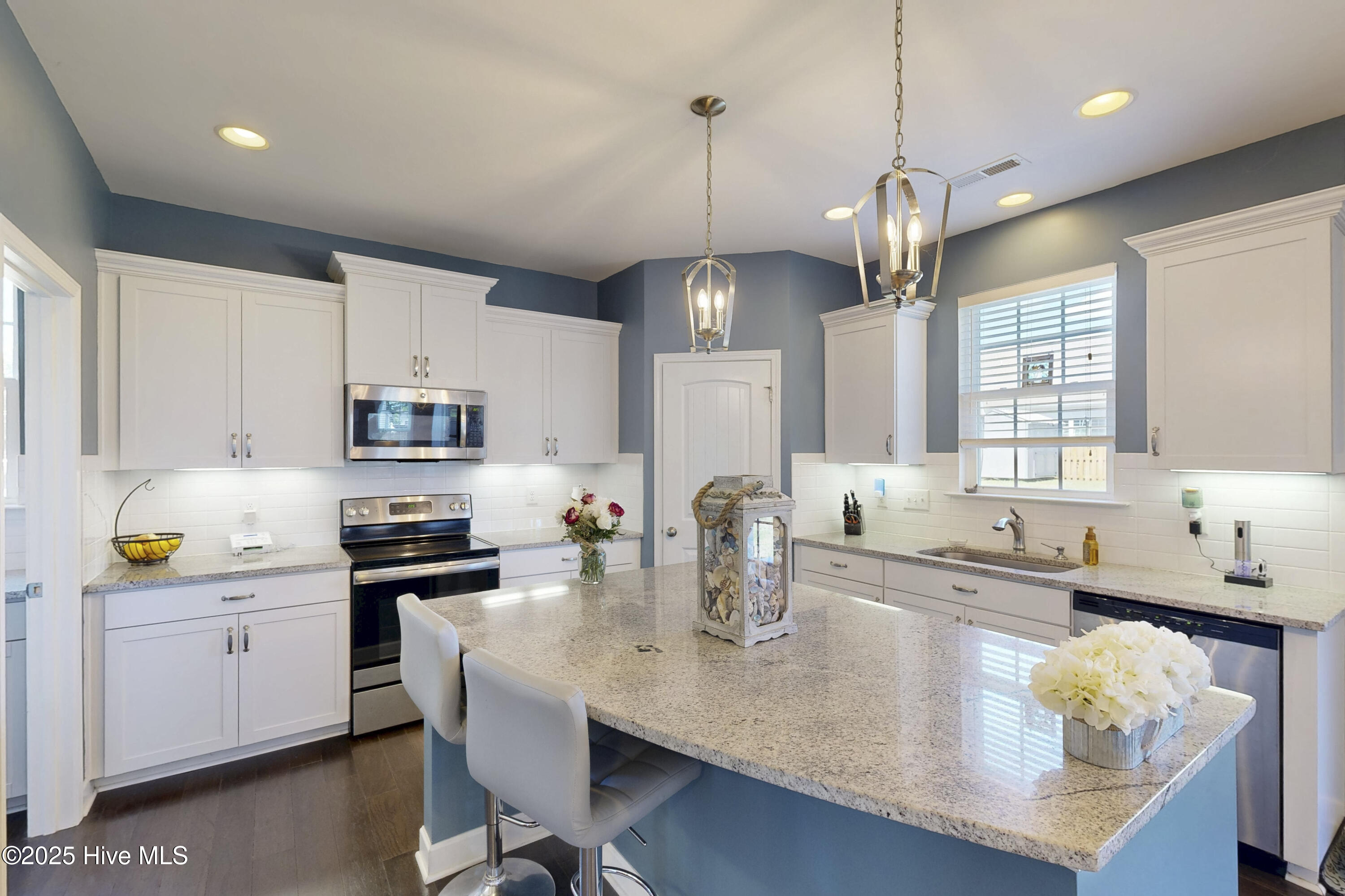 100509634 | Photo 15