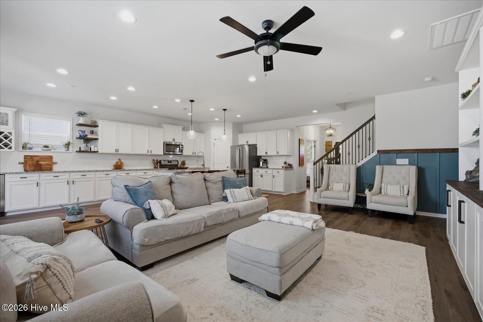 100570565 | Photo 15