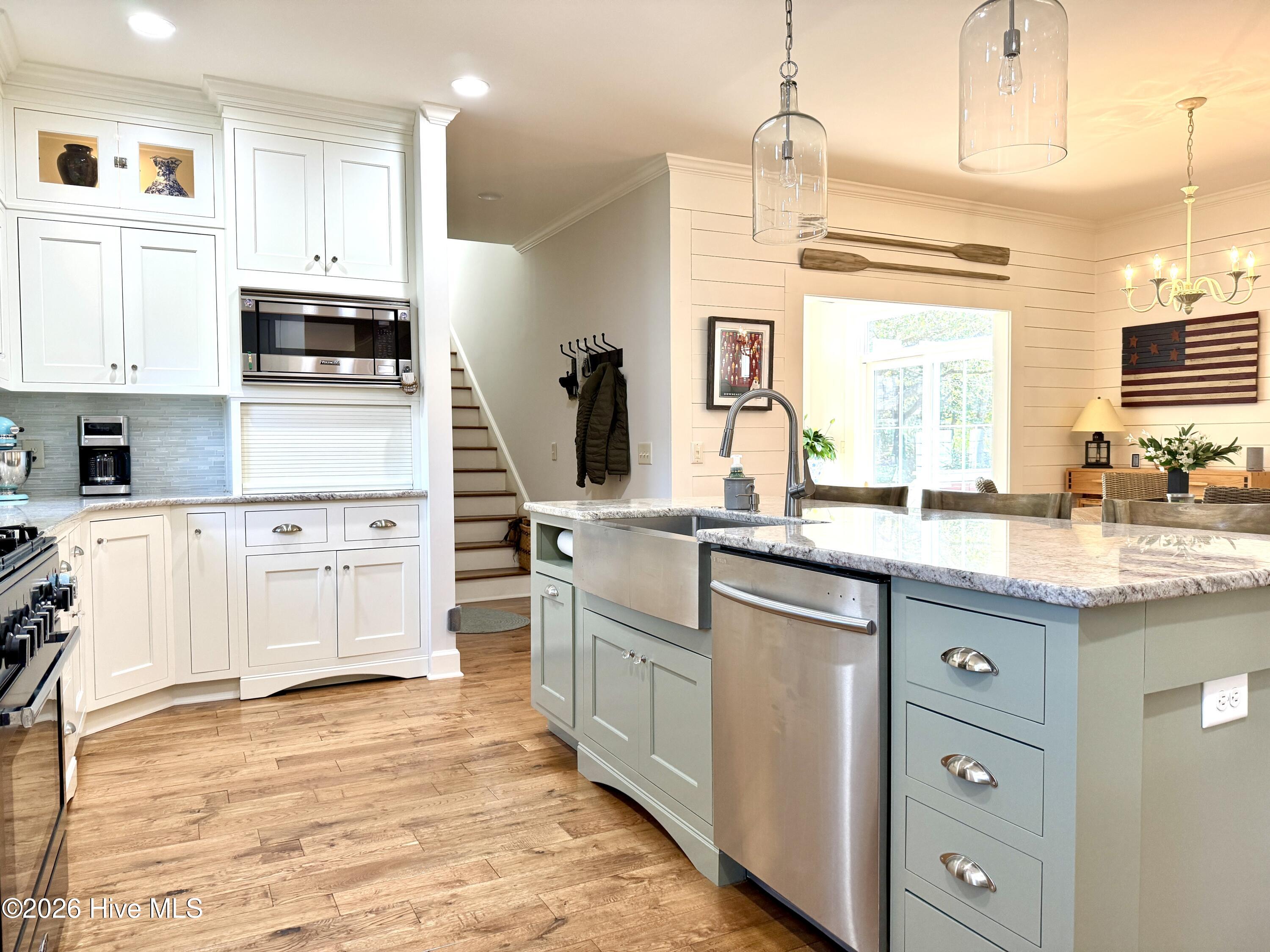 100565124 | Photo 20