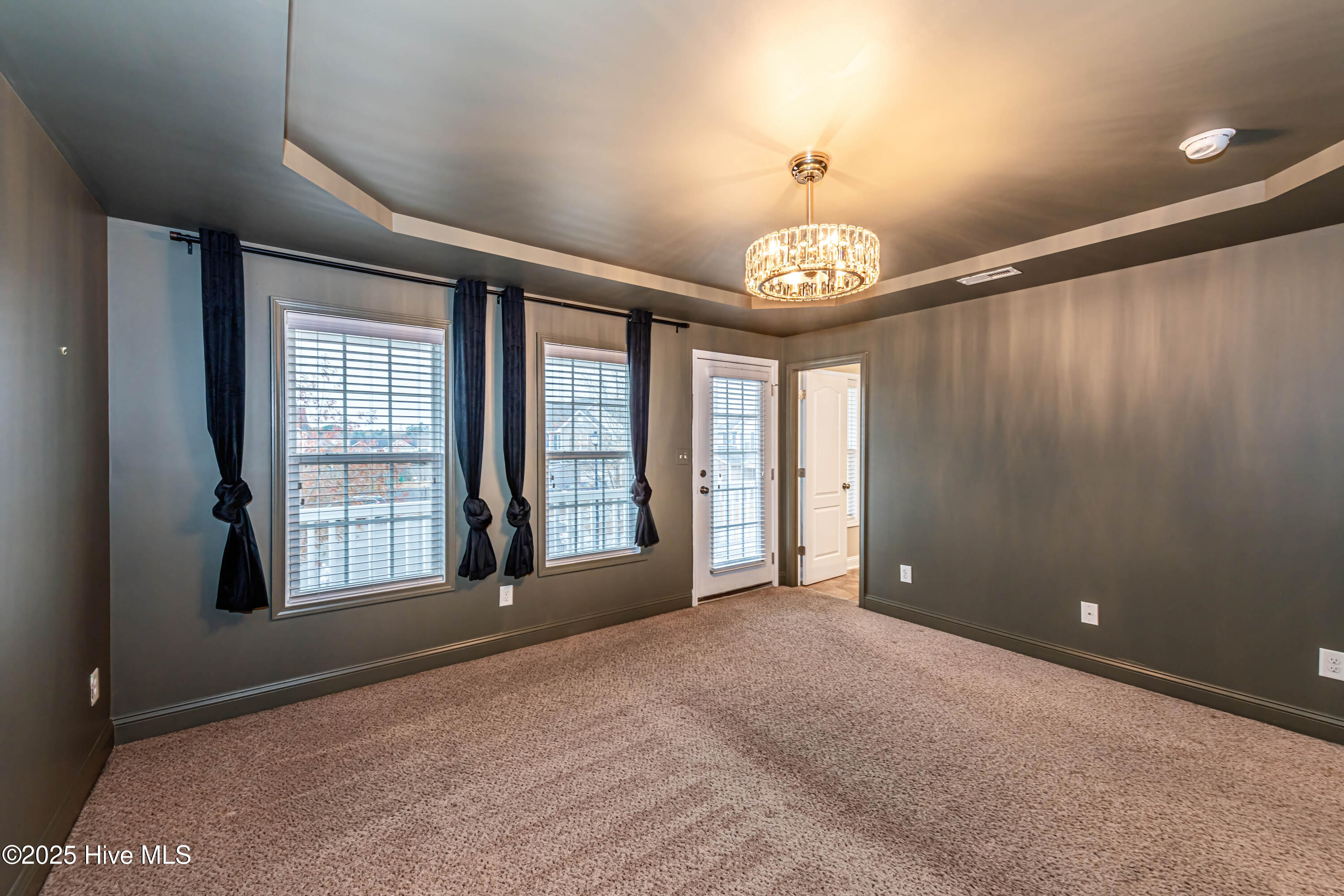 100546682 | Photo 42