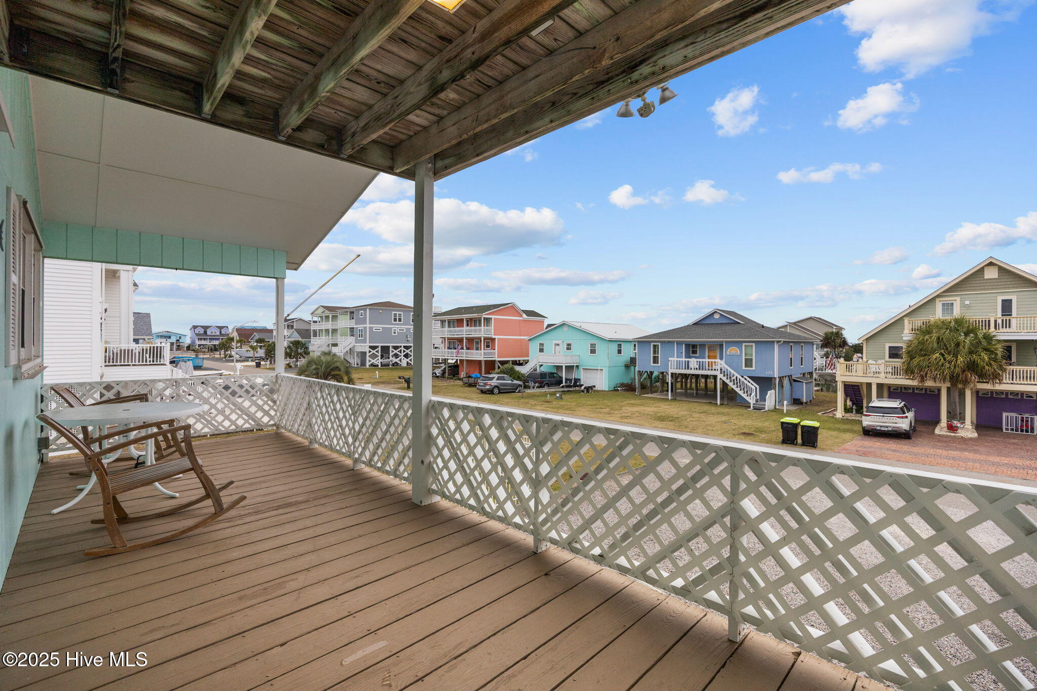 100542985 | Photo 24