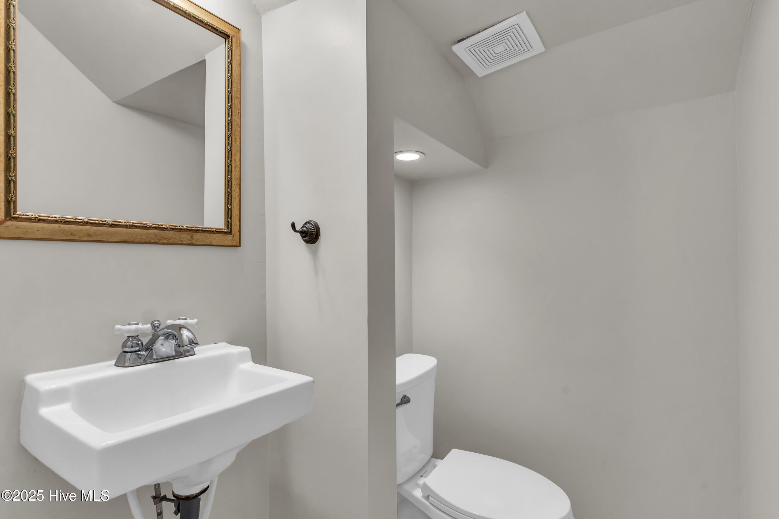 100514178 | Photo 26