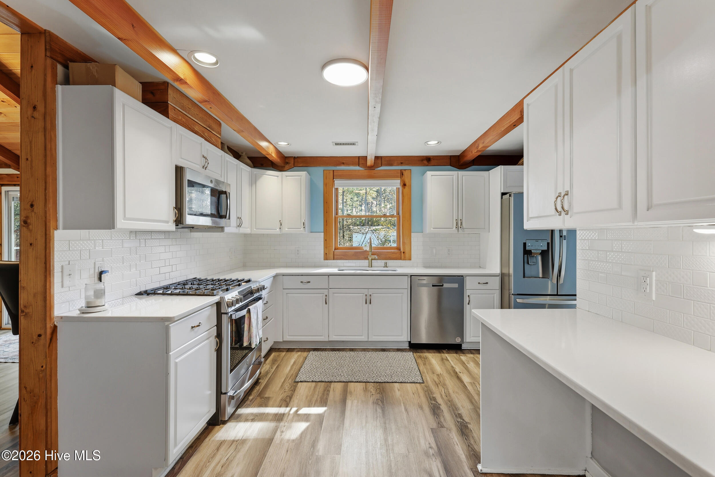 100563563 | Photo 11