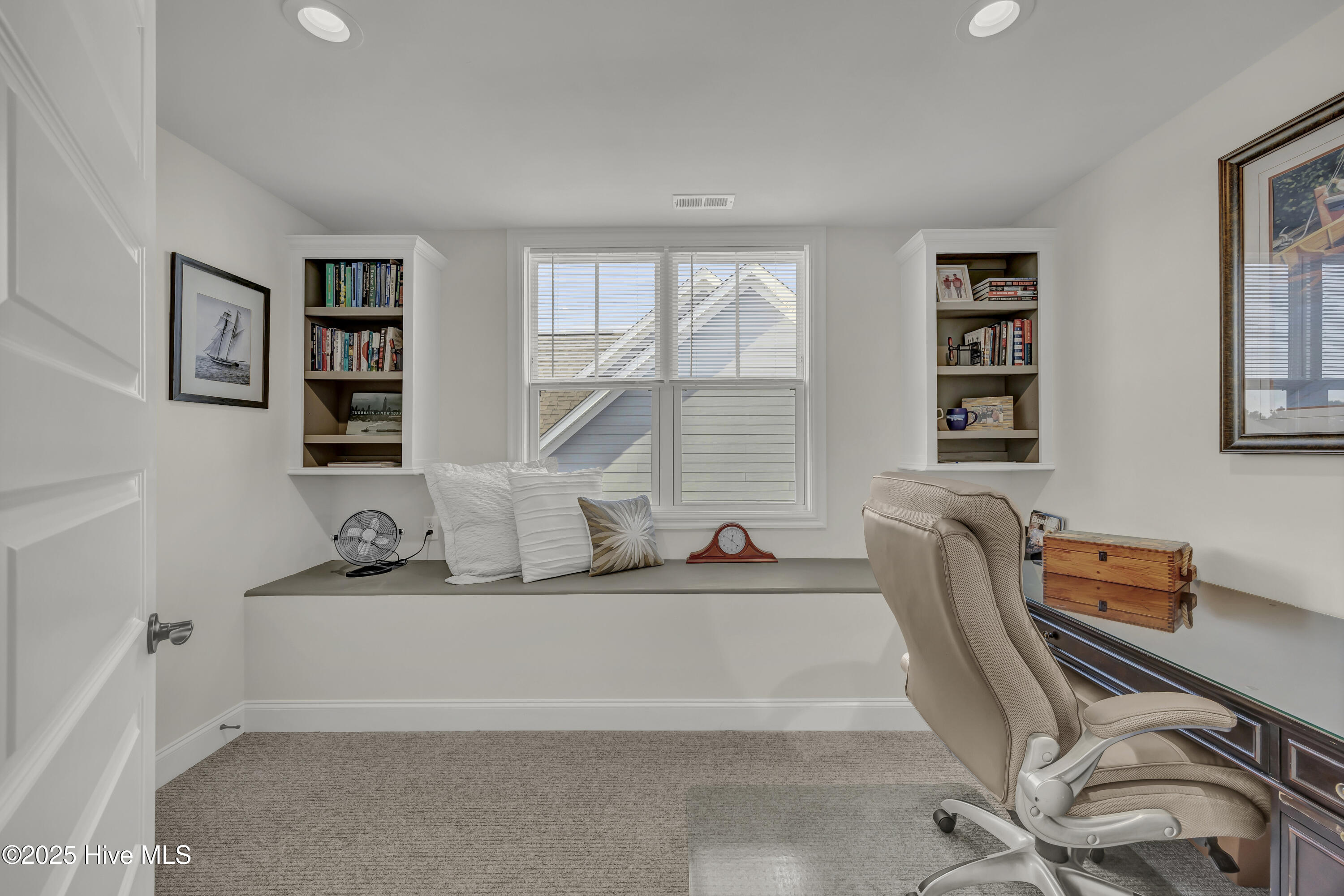 100557399 | Photo 49