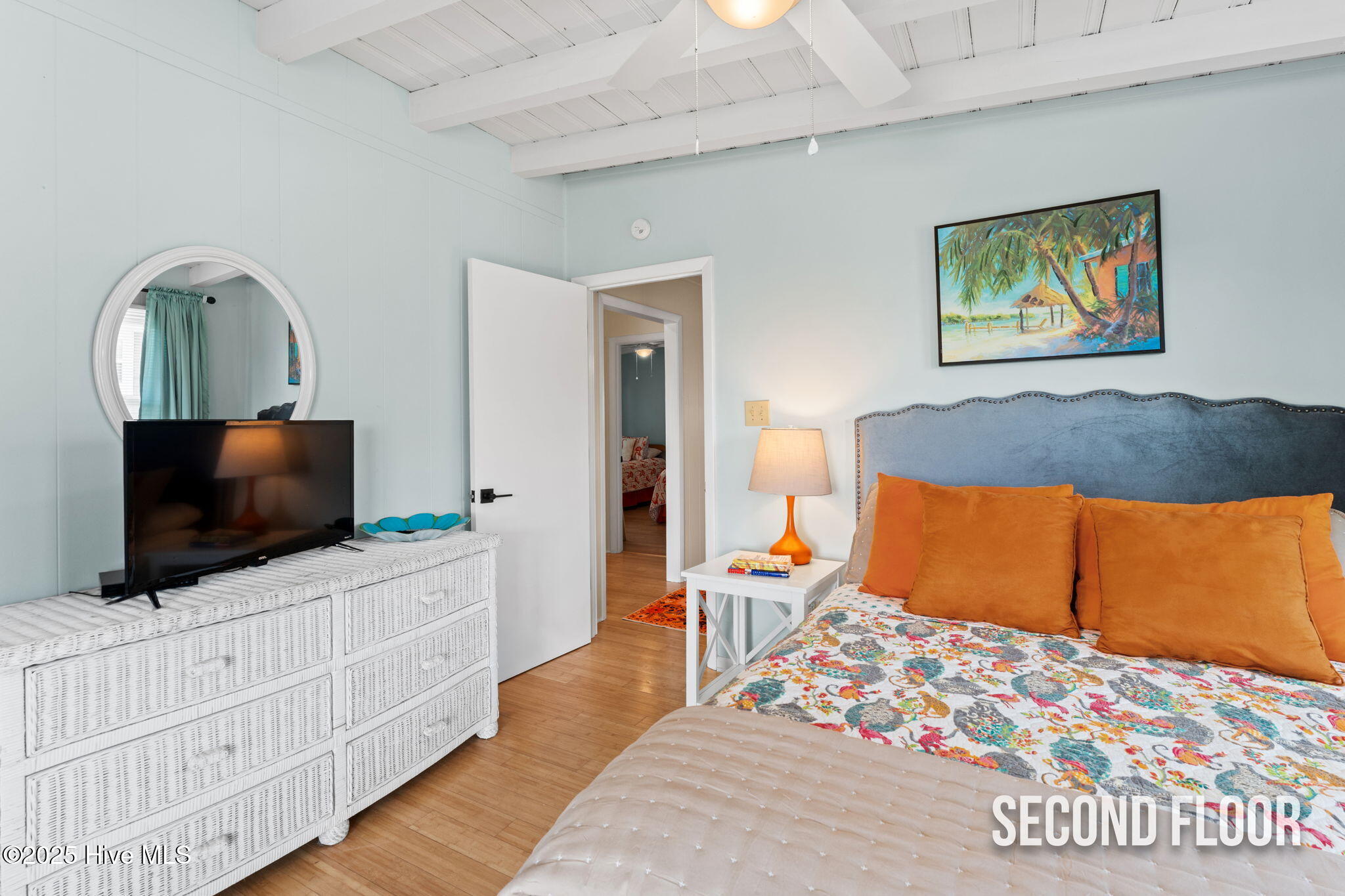 100532124 | Photo 34