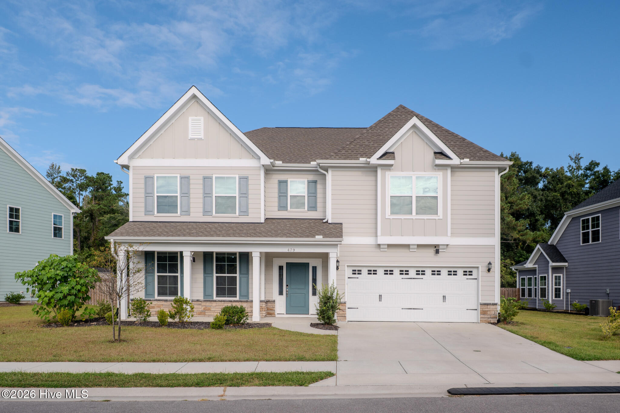 100567790 | Photo 76