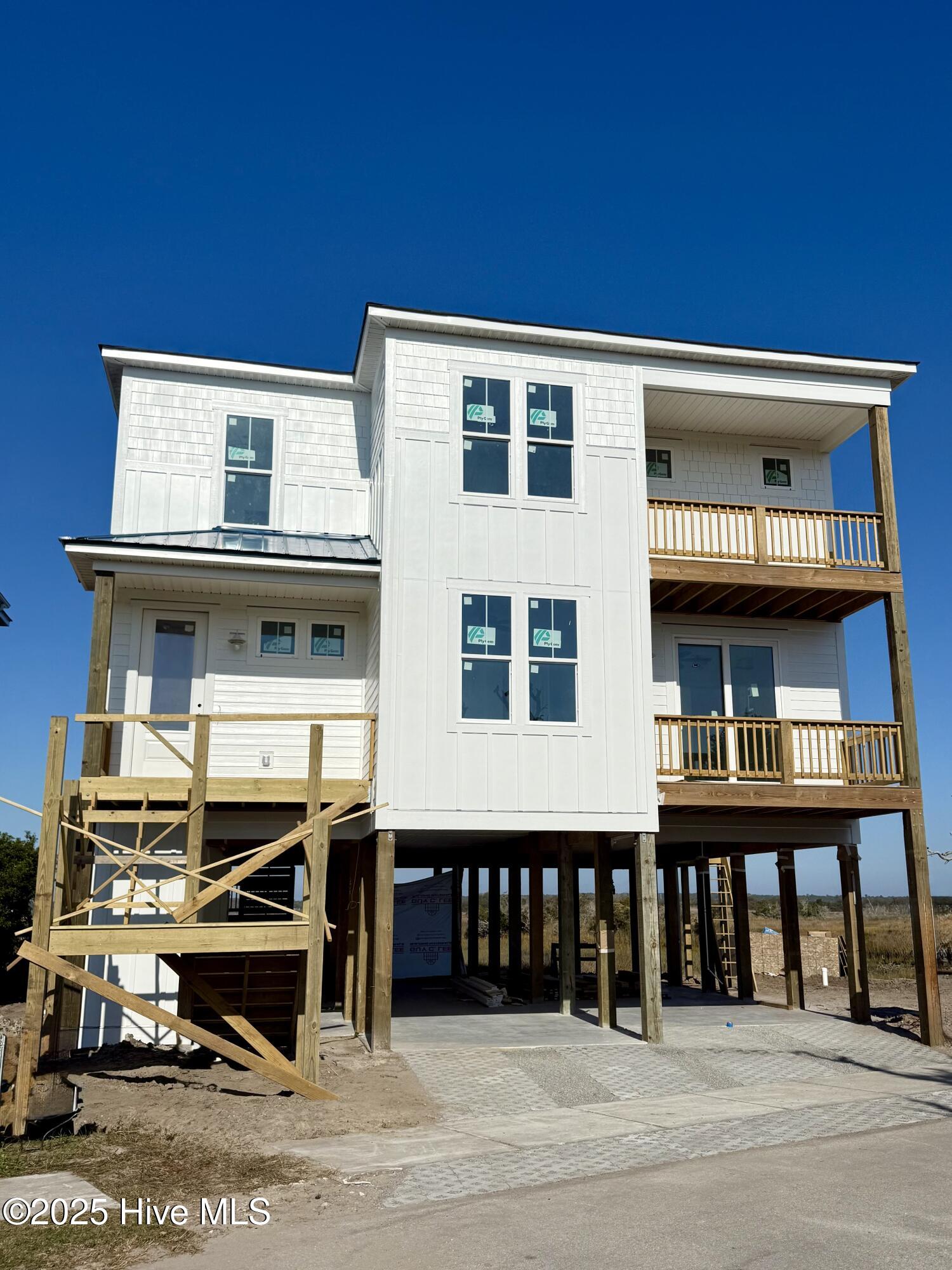 Homes for sale in Surf City, NC | 107 S Boca Bay Ln, Surf City, NC 28445 | MLS# 100496127