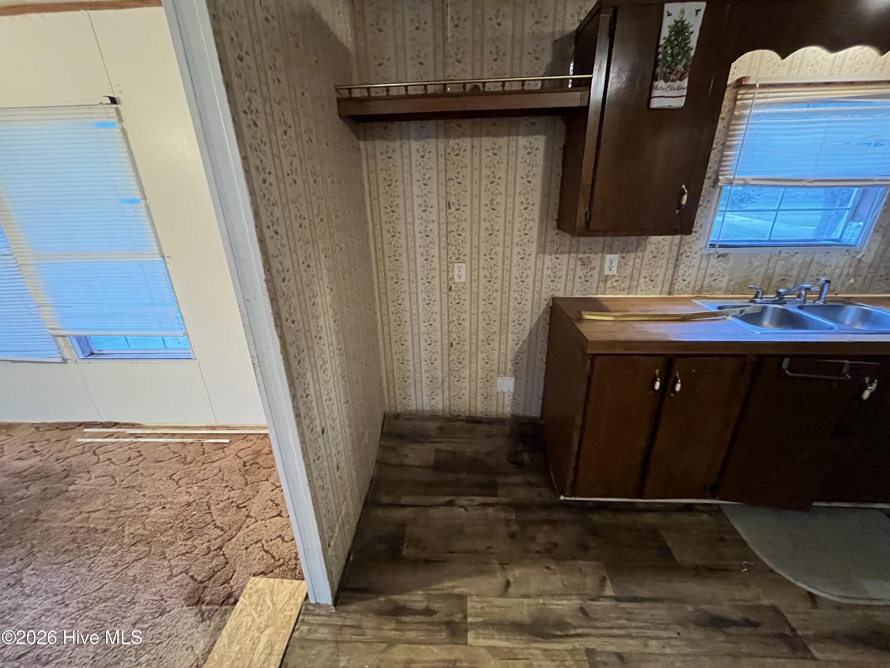 100568963 | Photo 38