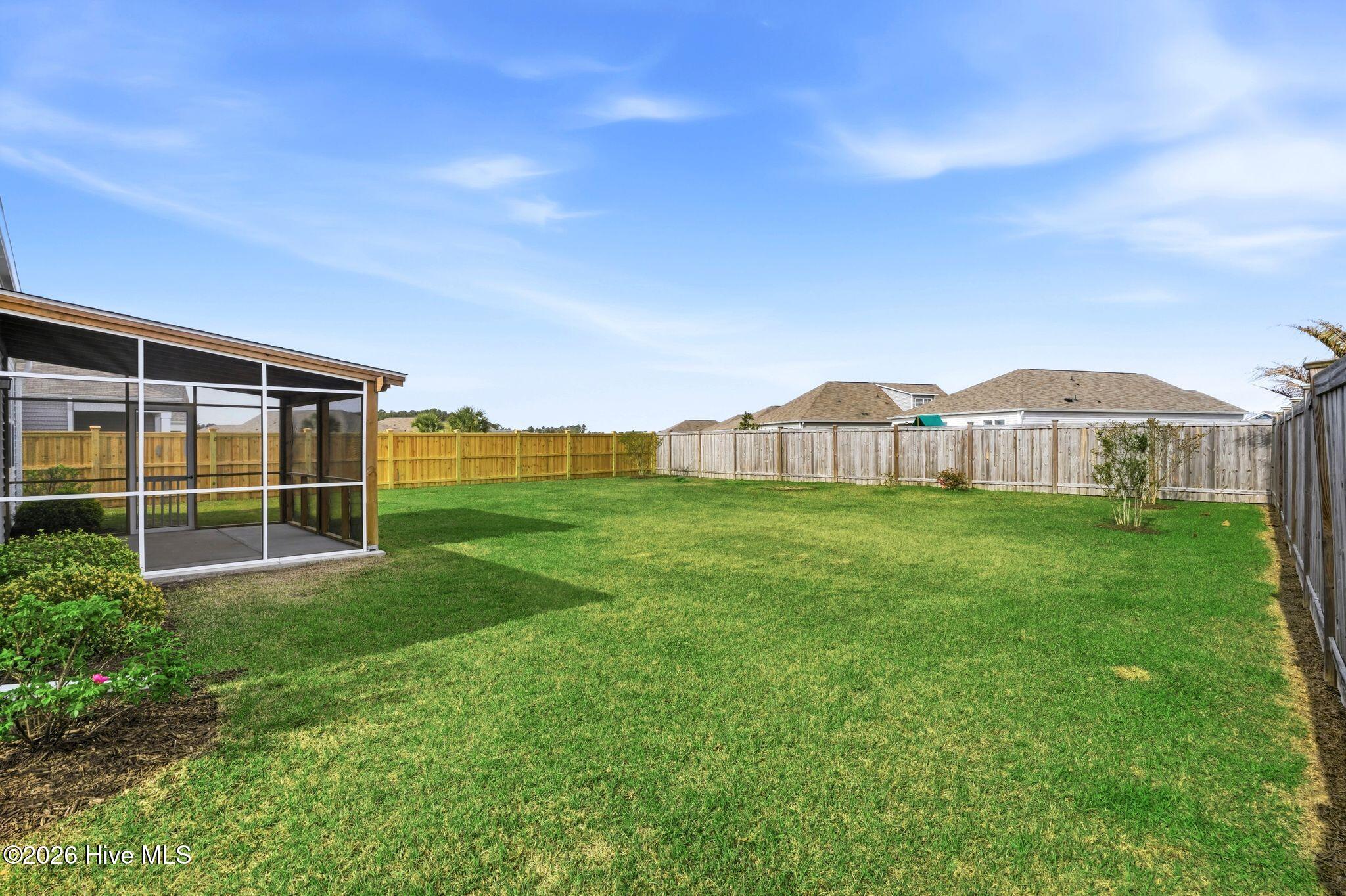 100562900 | Photo 41