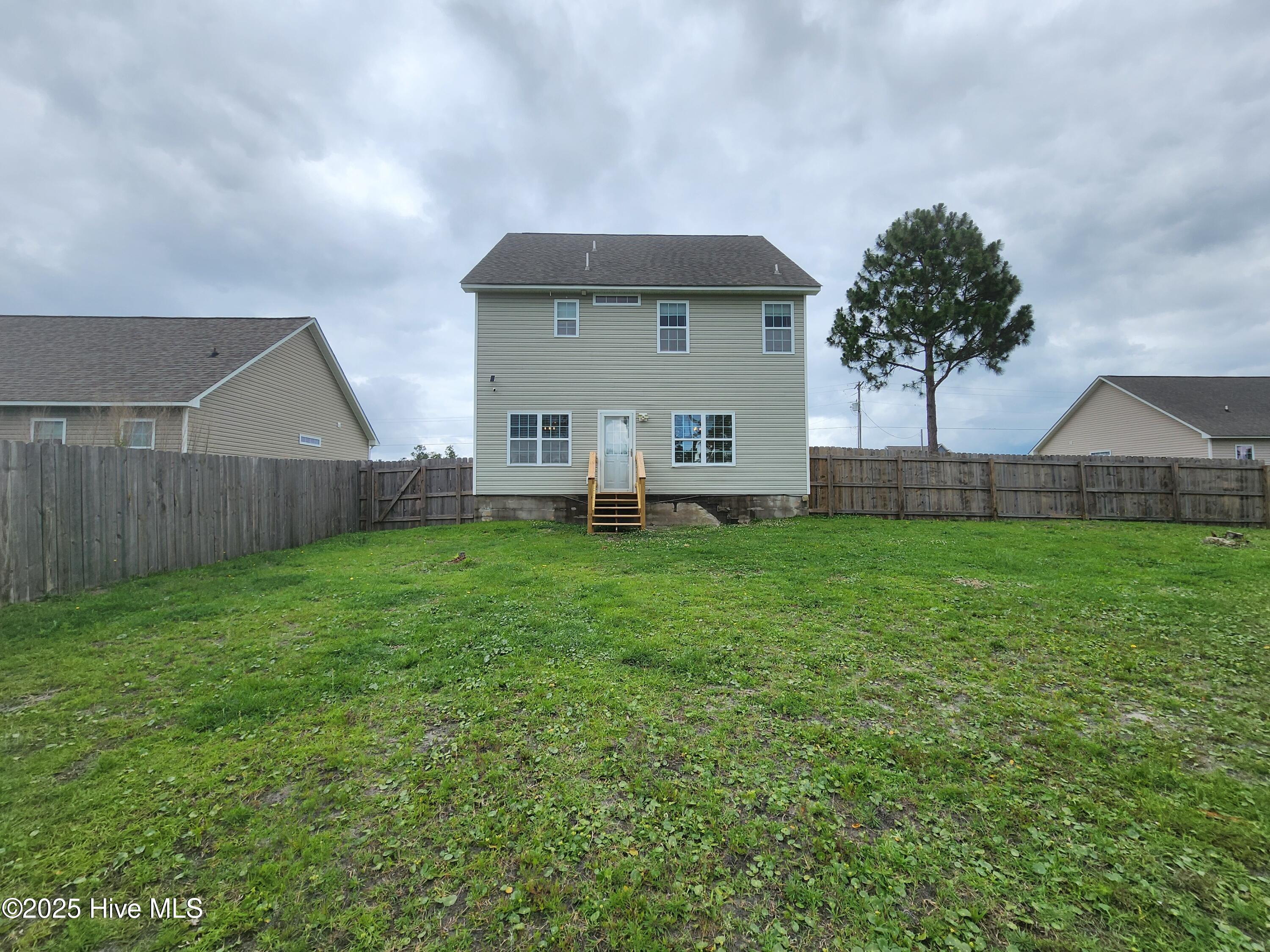 100563623 | Photo 35