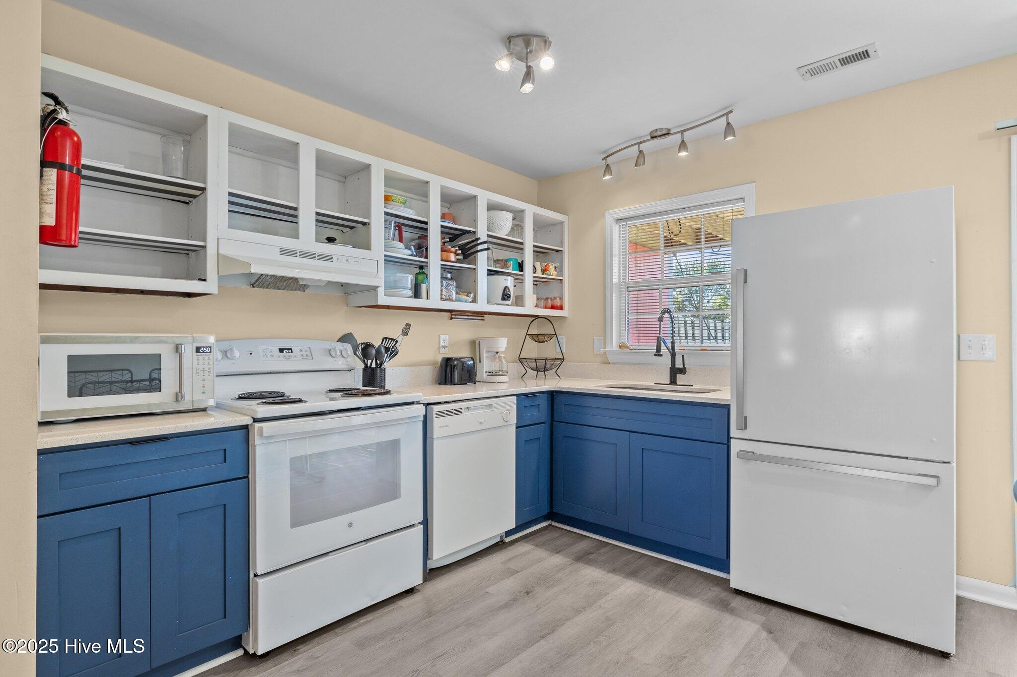 Homes for sale in Atlantic Beach, NC | 119 Center Dr #C (3), Atlantic Beach, NC 28512 | MLS# 100516190